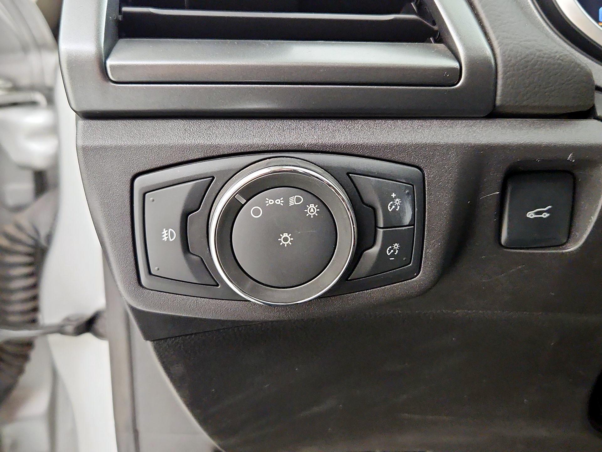 Thumbnail: 2016 Ford Fusion - 13