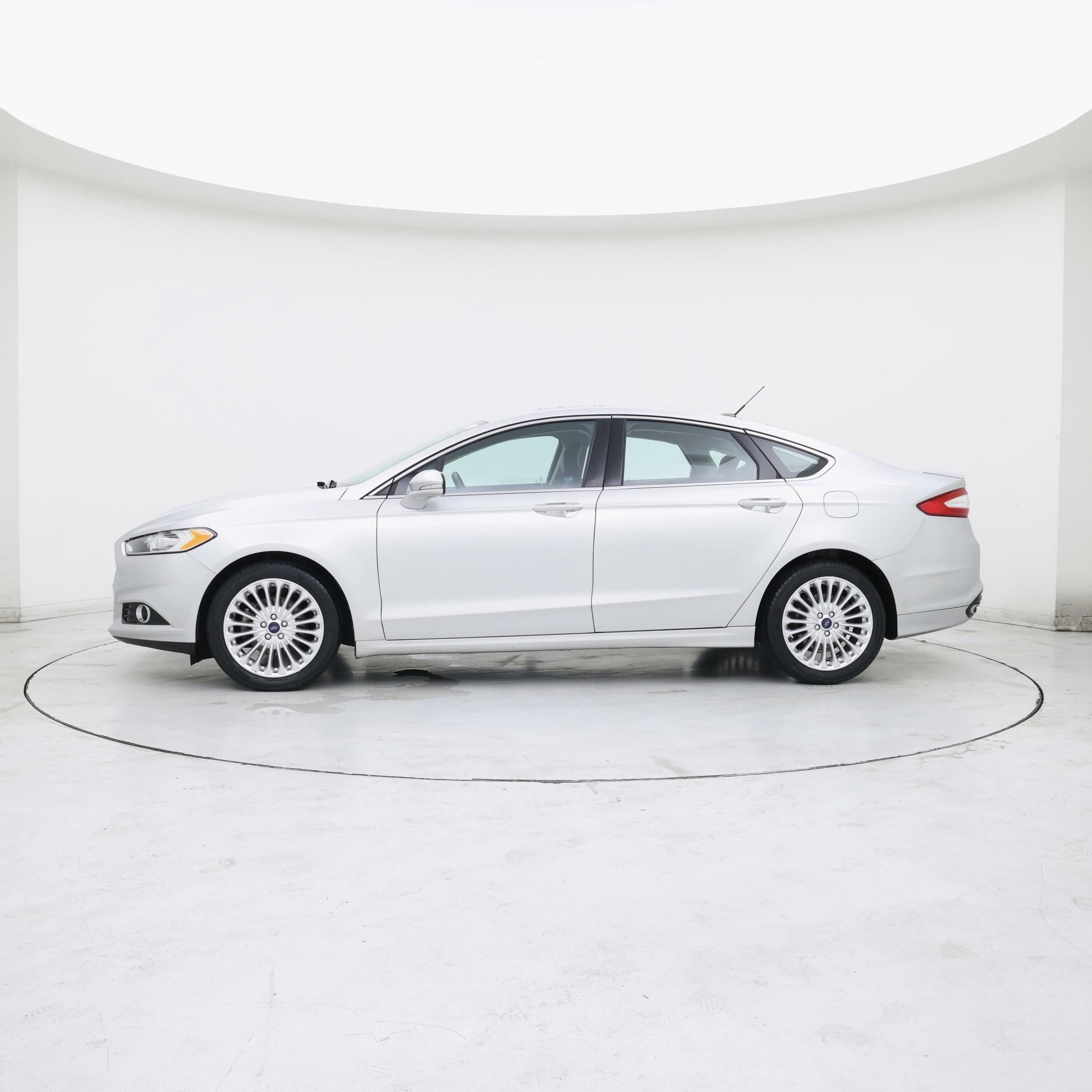 Thumbnail: 2016 Ford Fusion - 3