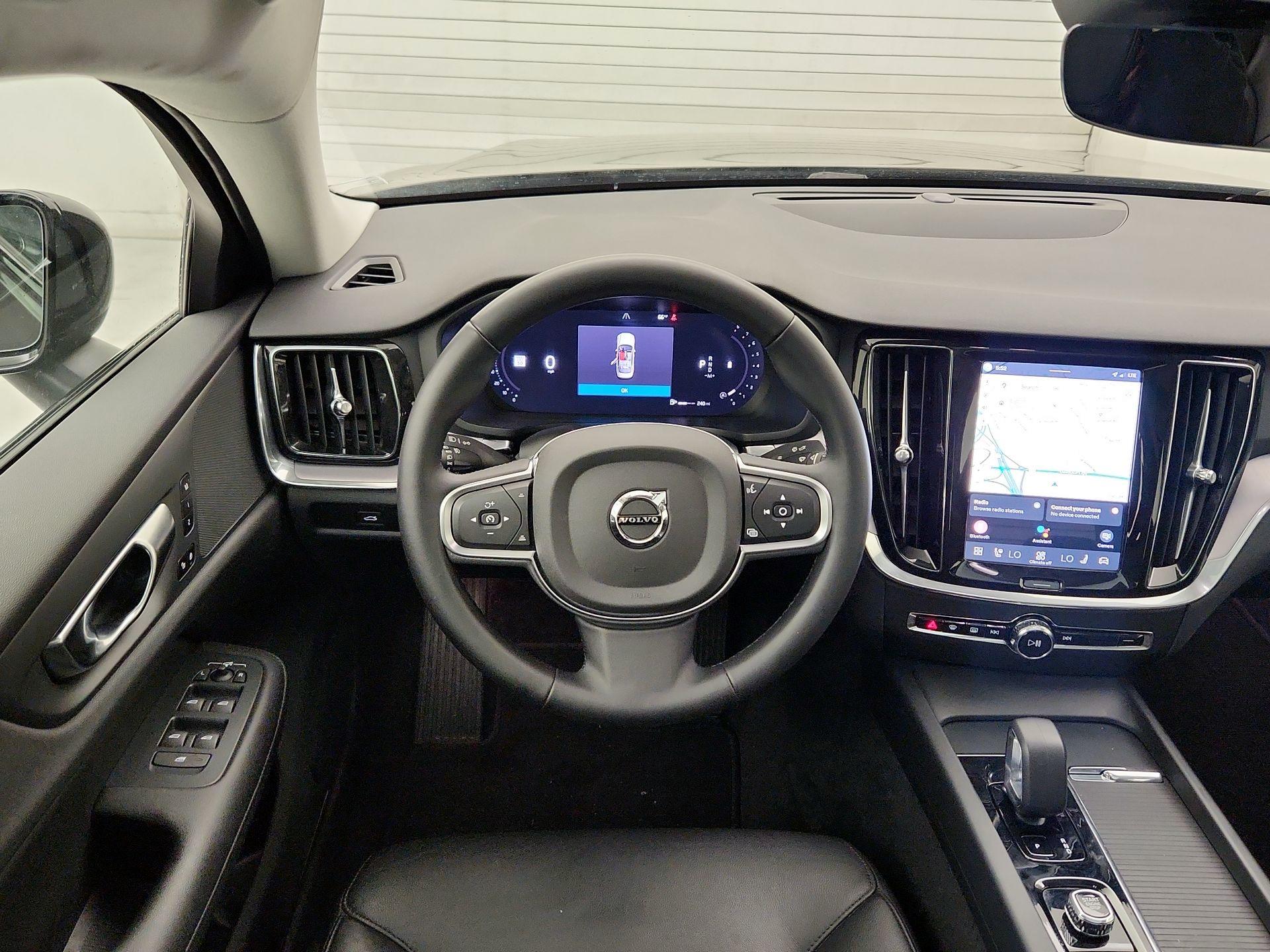 Thumbnail: 2025 Volvo S60 - 10