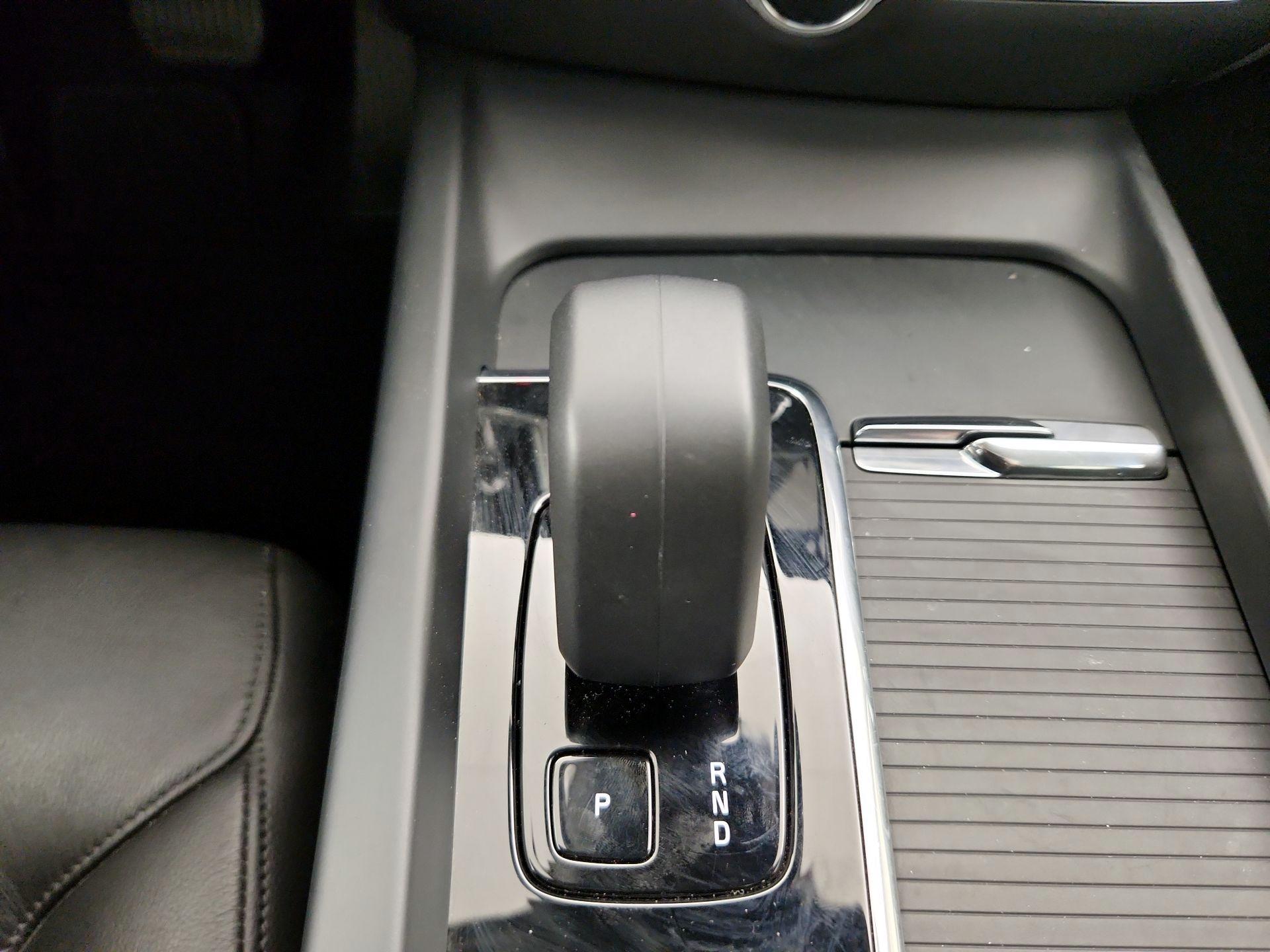 Thumbnail: 2025 Volvo S60 - 18
