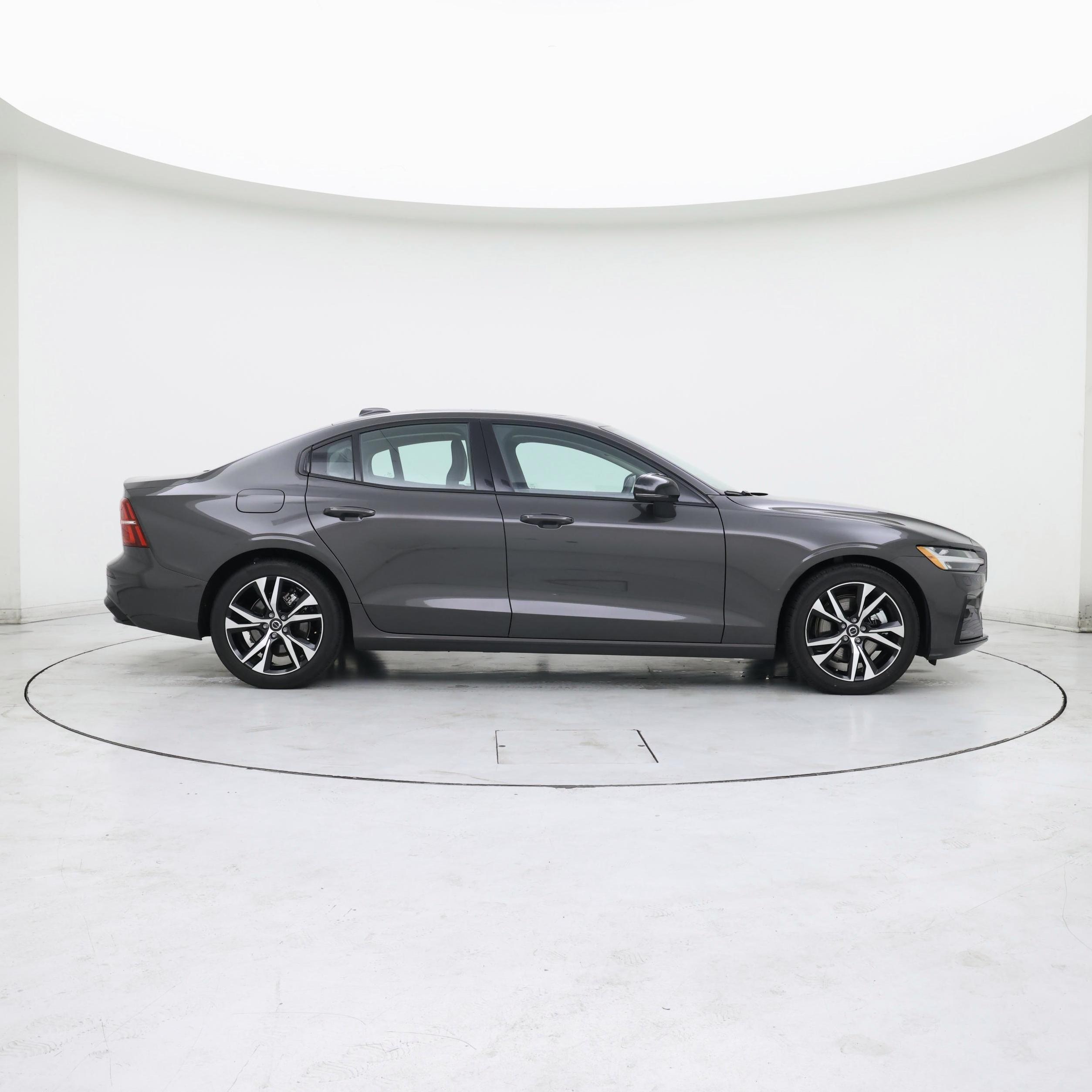 Thumbnail: 2025 Volvo S60 - 7