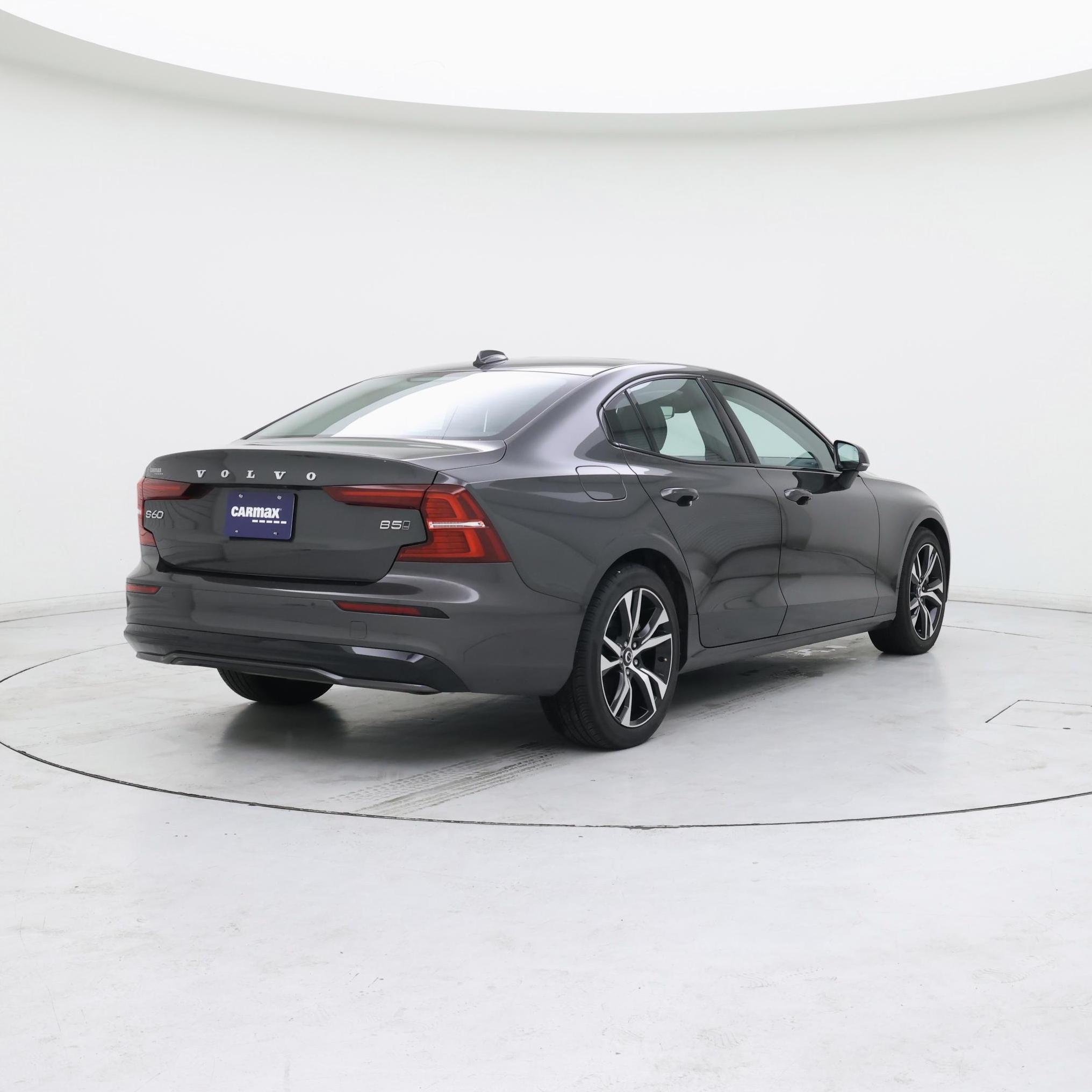 Thumbnail: 2025 Volvo S60 - 8