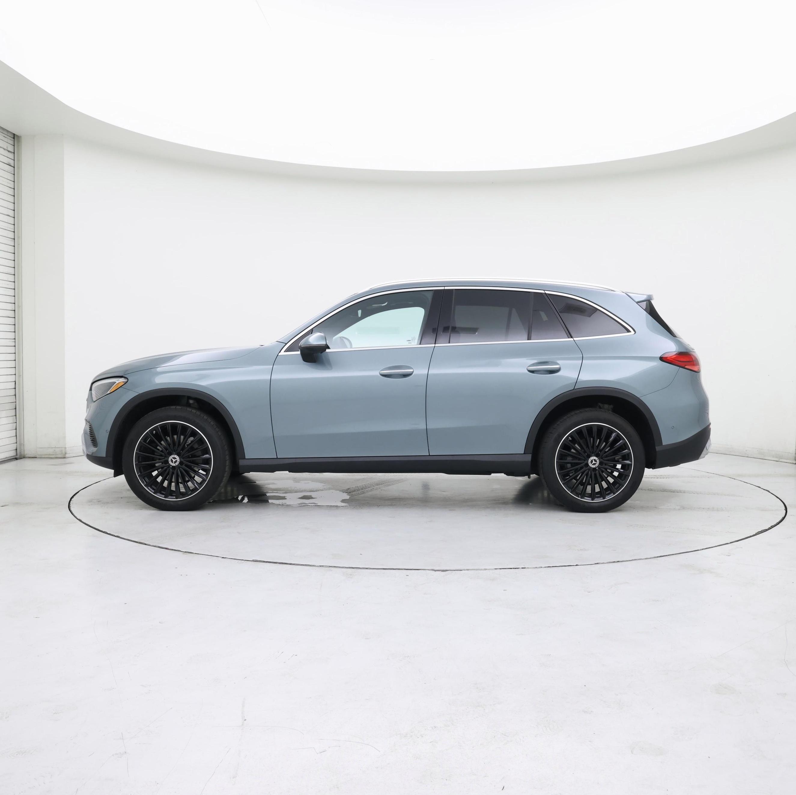 Thumbnail: 2025 Mercedes-Benz GLC - 3
