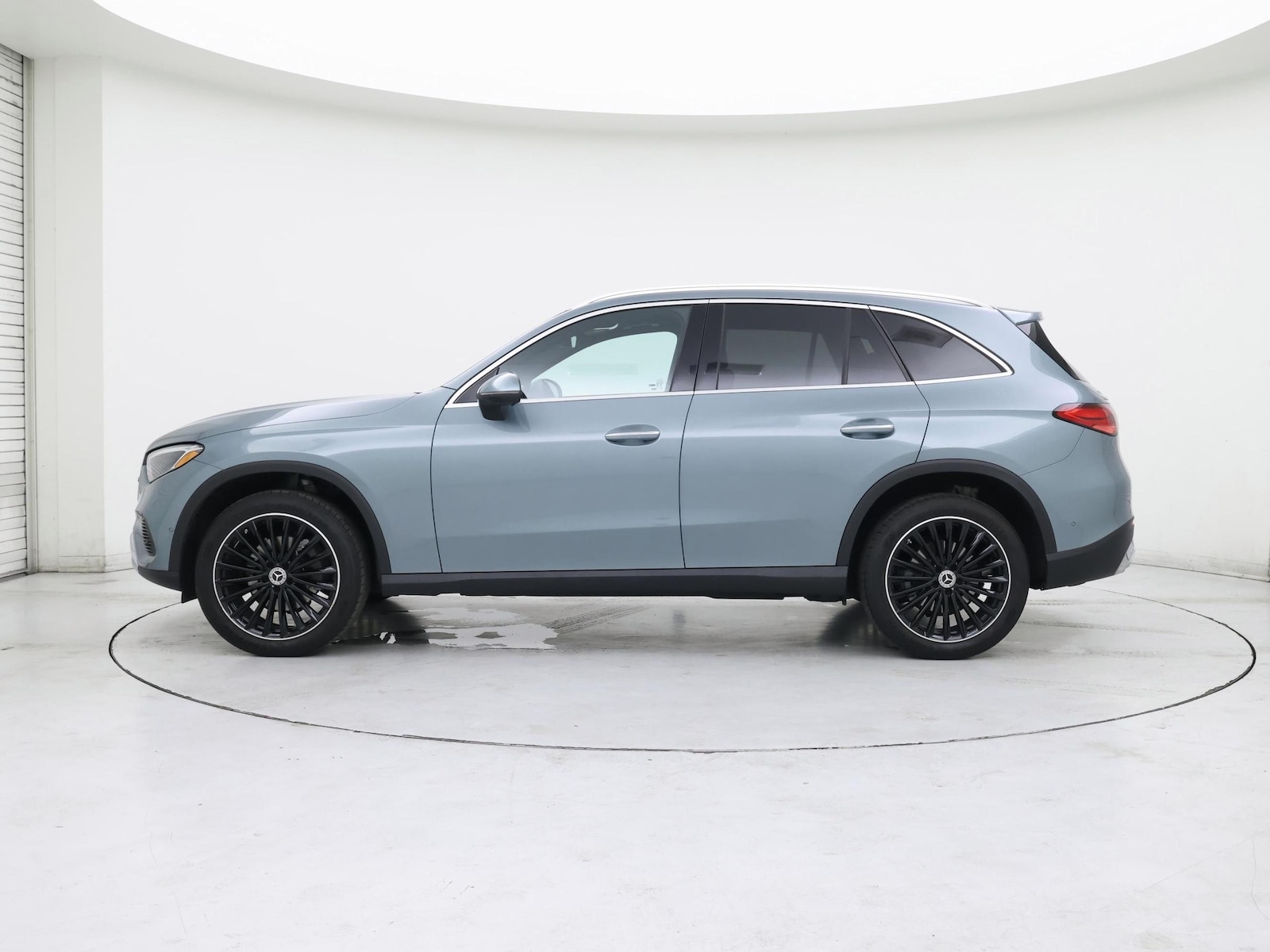2025 Mercedes-Benz GLC Base - Photo 4