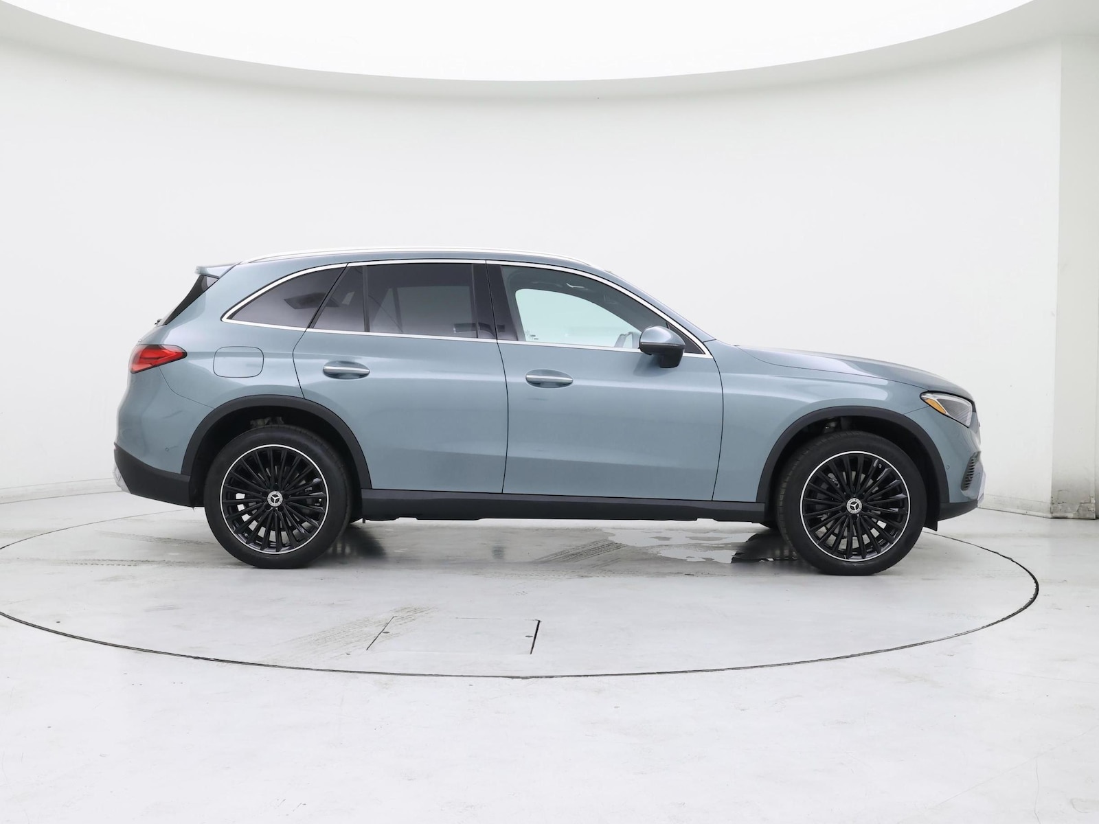 2025 Mercedes-Benz GLC Base - Photo 8