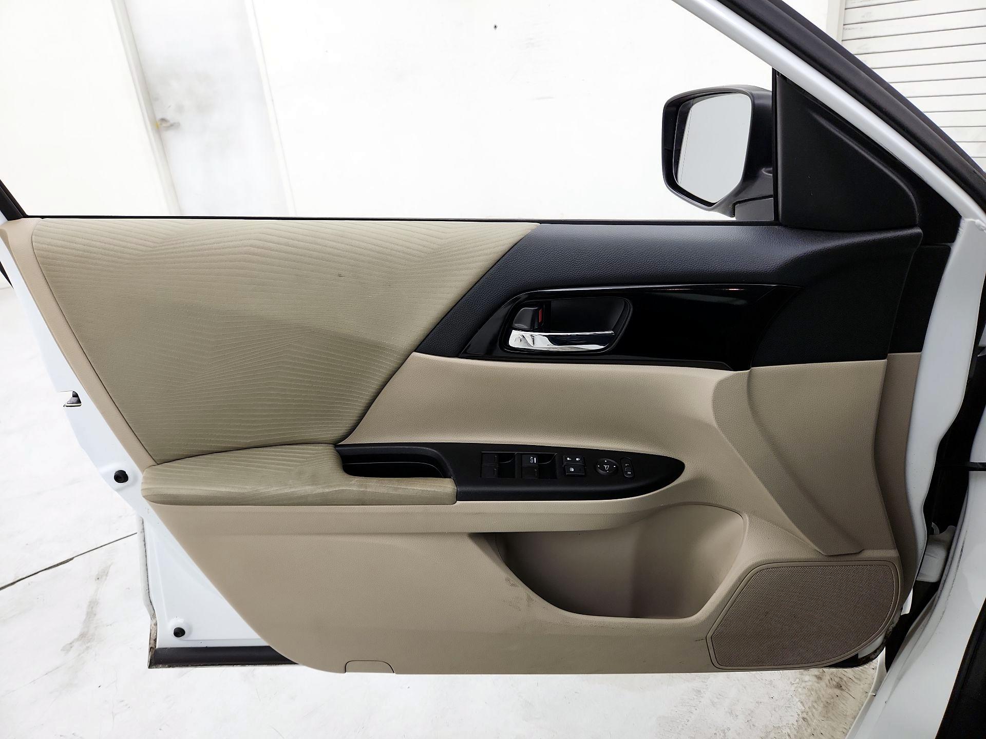 Thumbnail: 2016 Honda Accord - 12