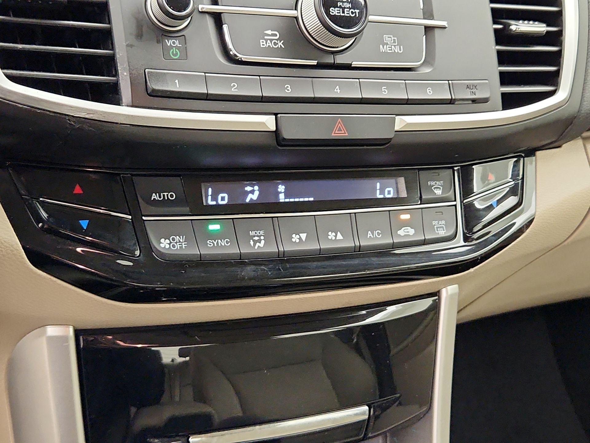 Thumbnail: 2016 Honda Accord - 16