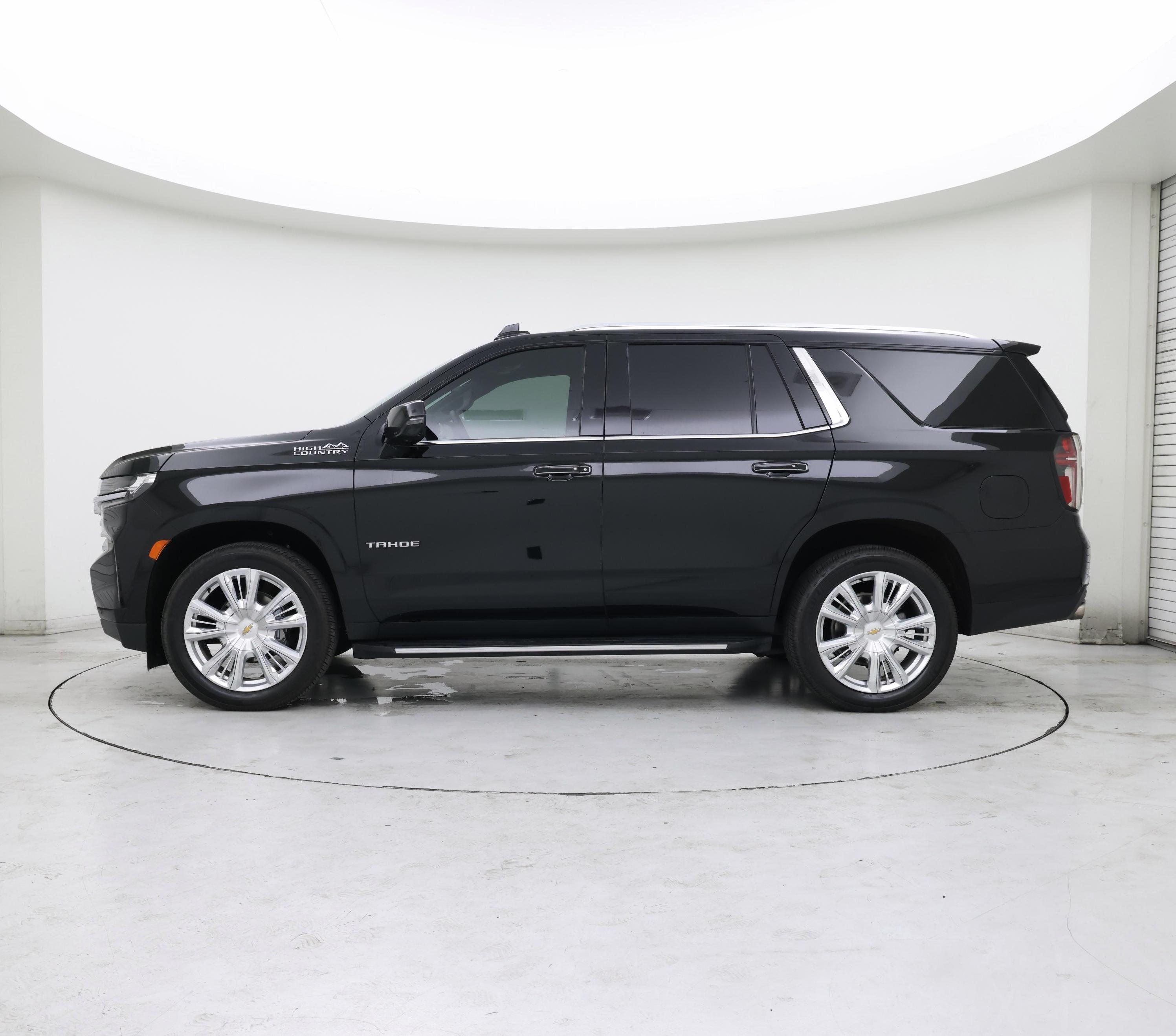 Thumbnail: 2023 Chevrolet Tahoe - 3