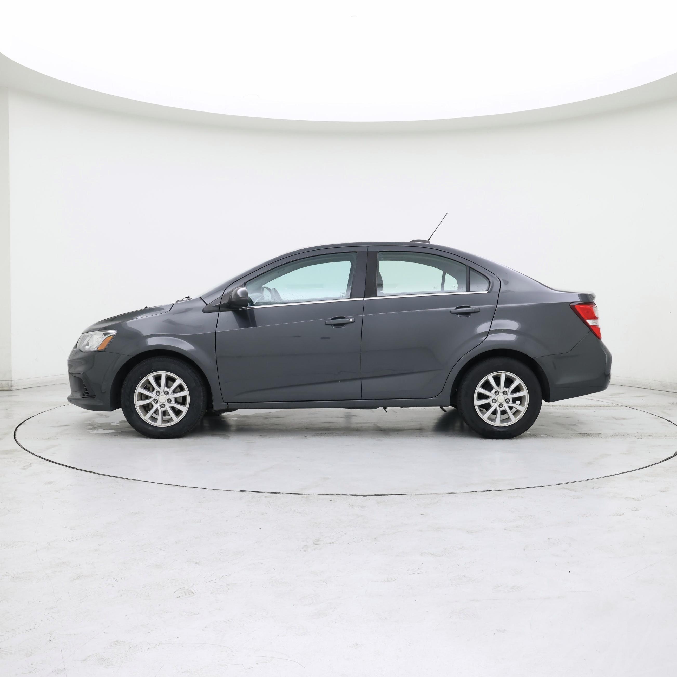Thumbnail: 2017 Chevrolet Sonic - 3