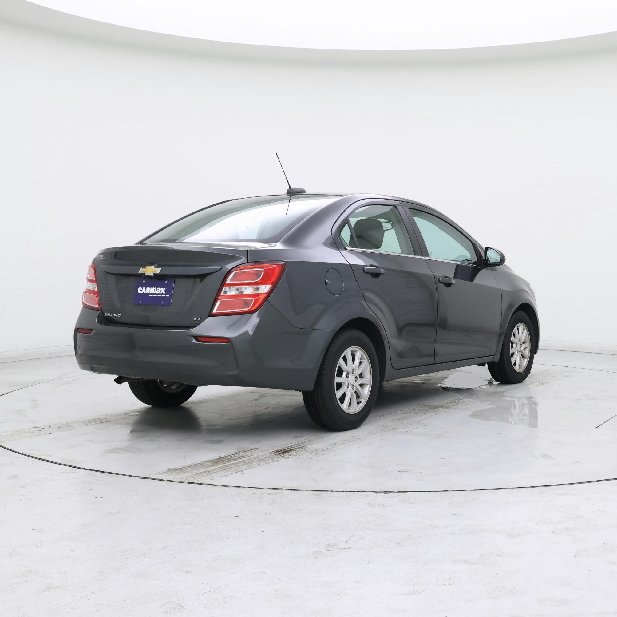 Thumbnail: 2017 Chevrolet Sonic - 8