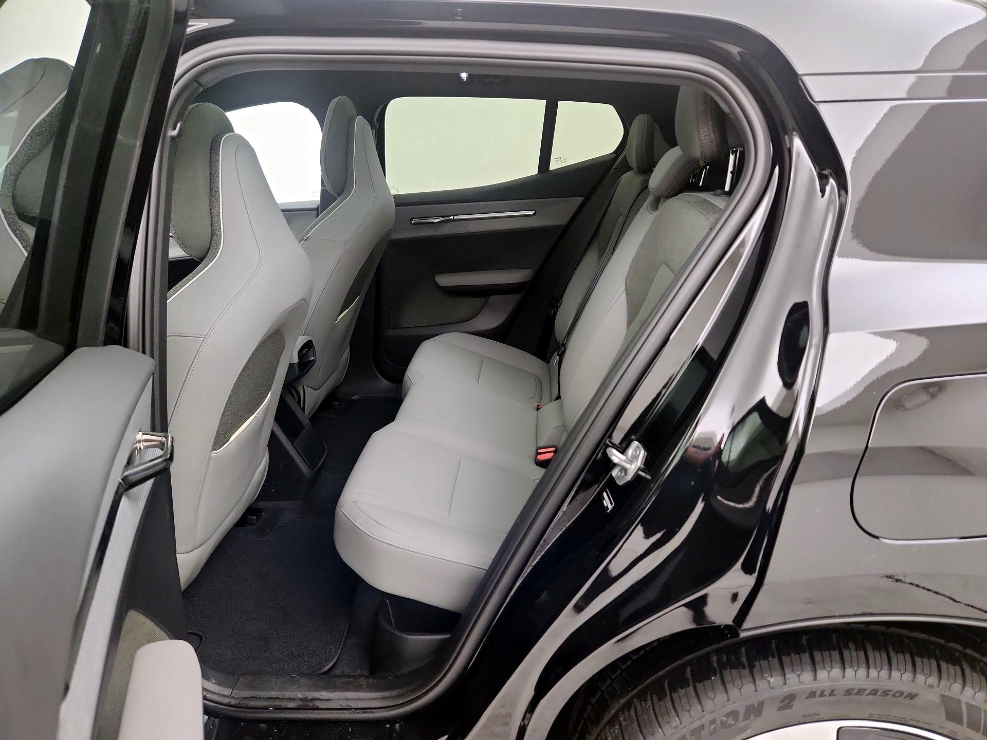 Thumbnail: 2025 Volvo EX30 - 19