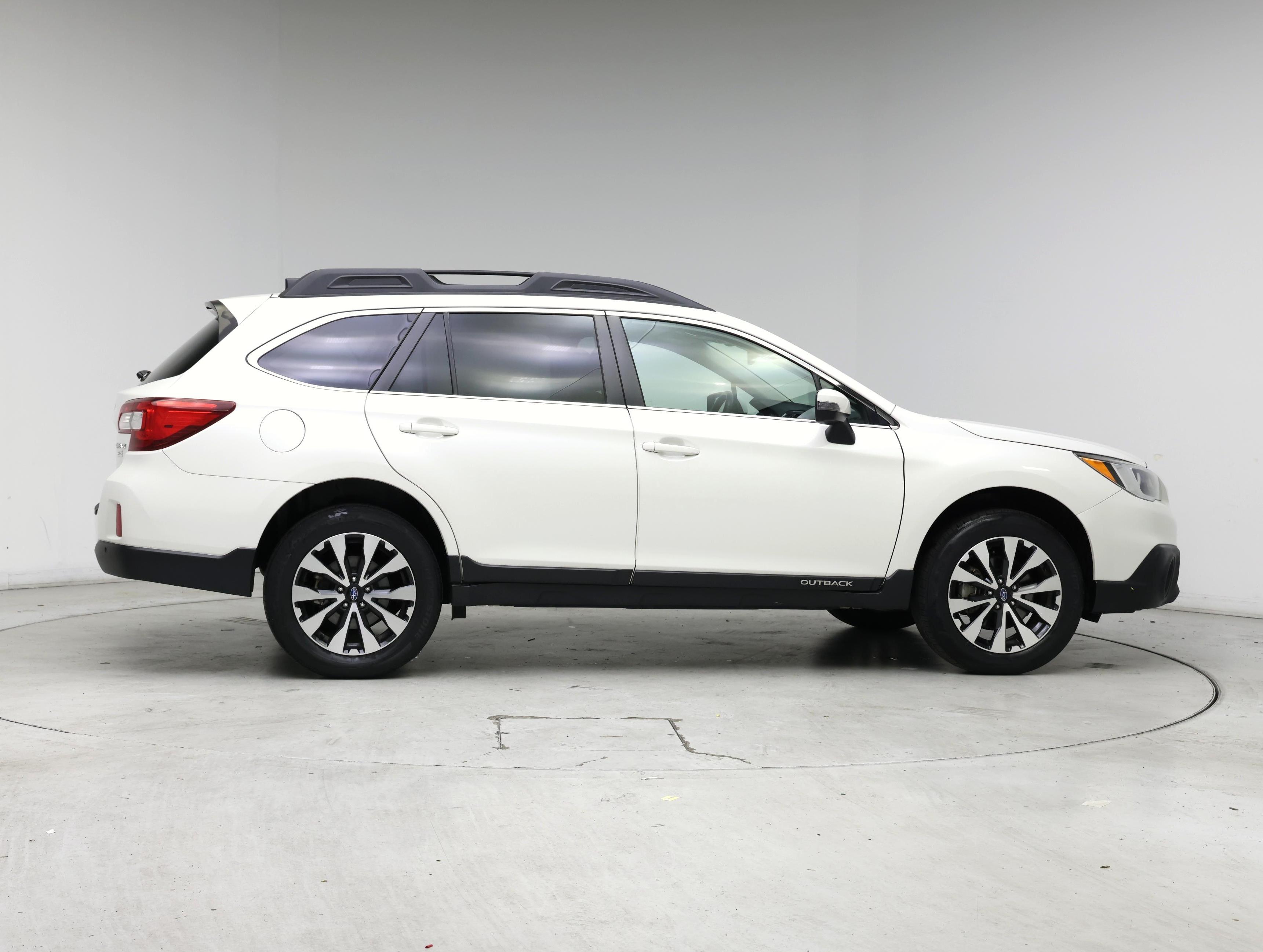 Thumbnail: 2017 Subaru Outback - 7