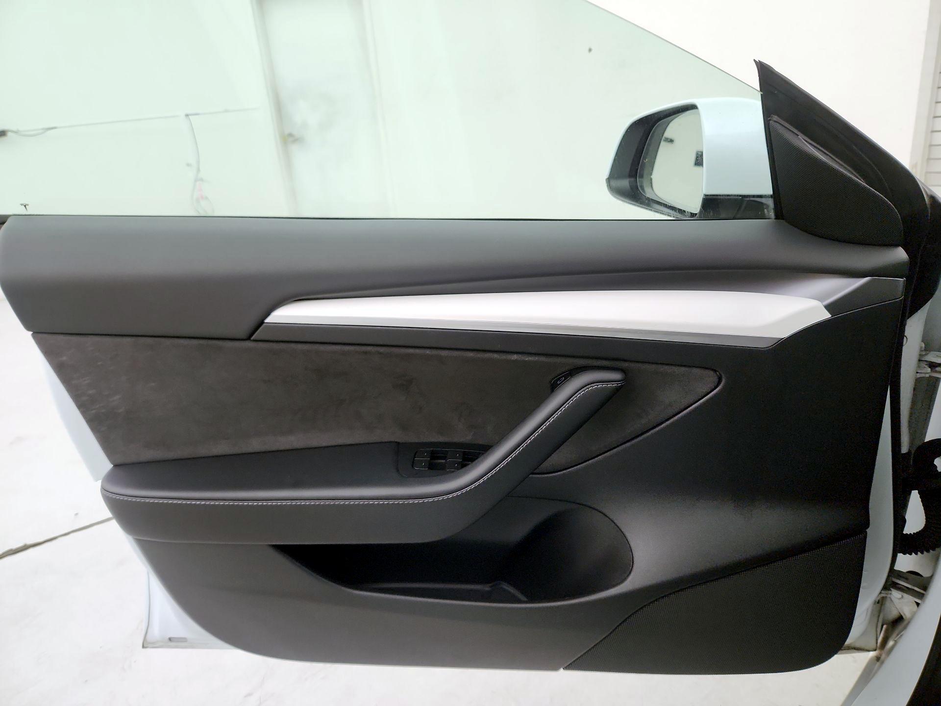 Thumbnail: 2023 Tesla Model 3 - 12