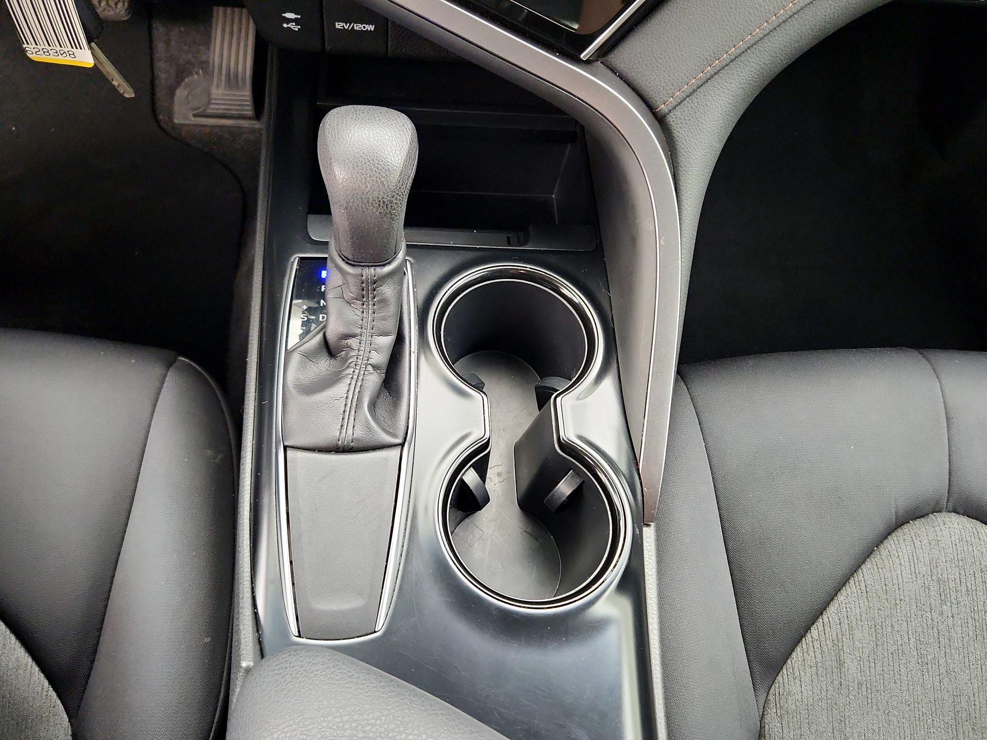 Thumbnail: 2018 Toyota Camry - 17