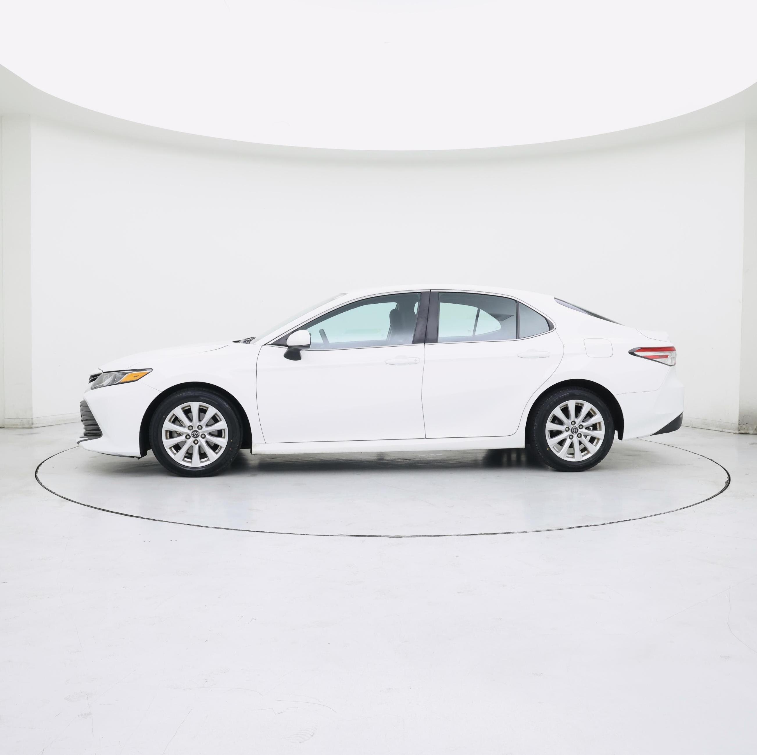 Thumbnail: 2018 Toyota Camry - 3
