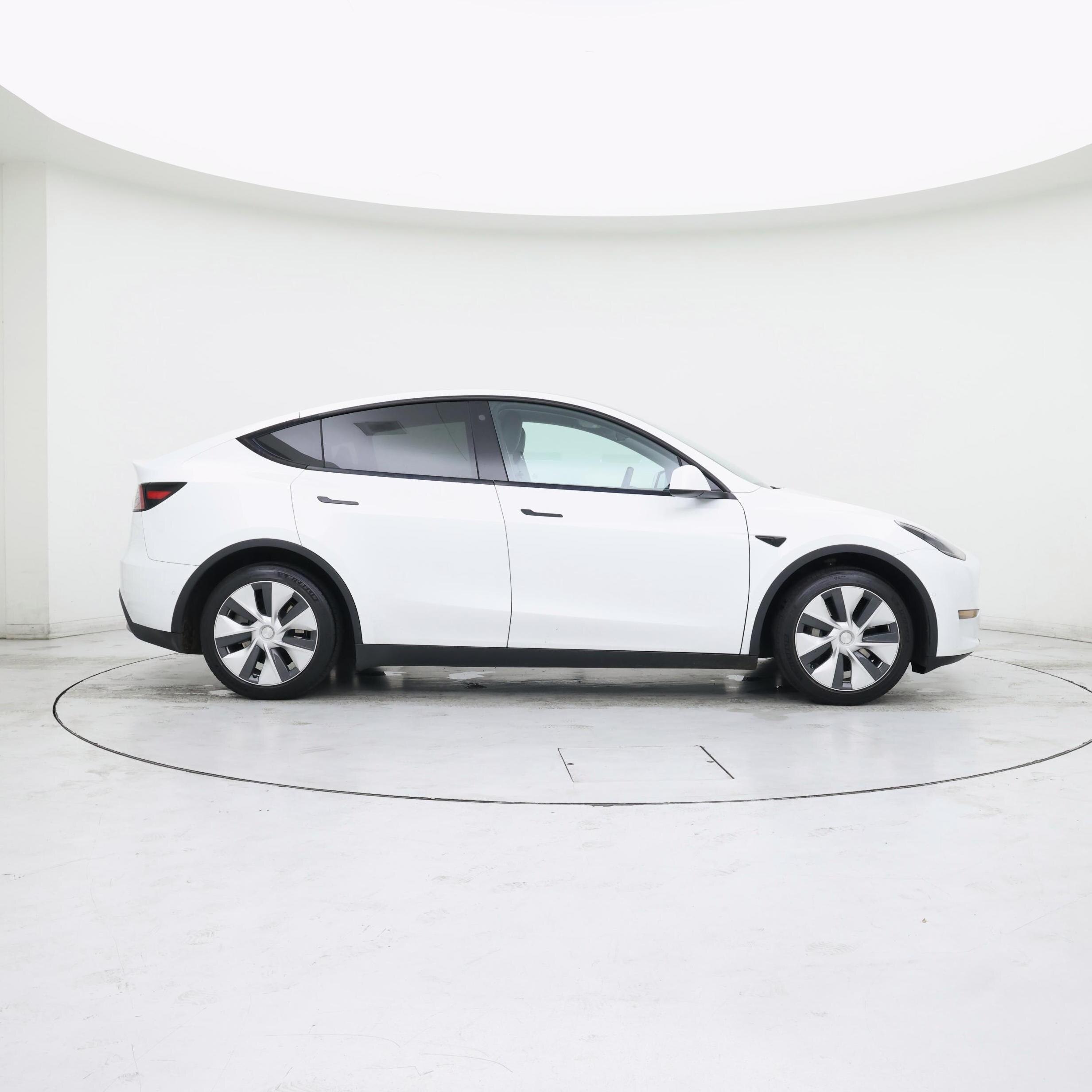 Thumbnail: 2022 Tesla Model Y - 7