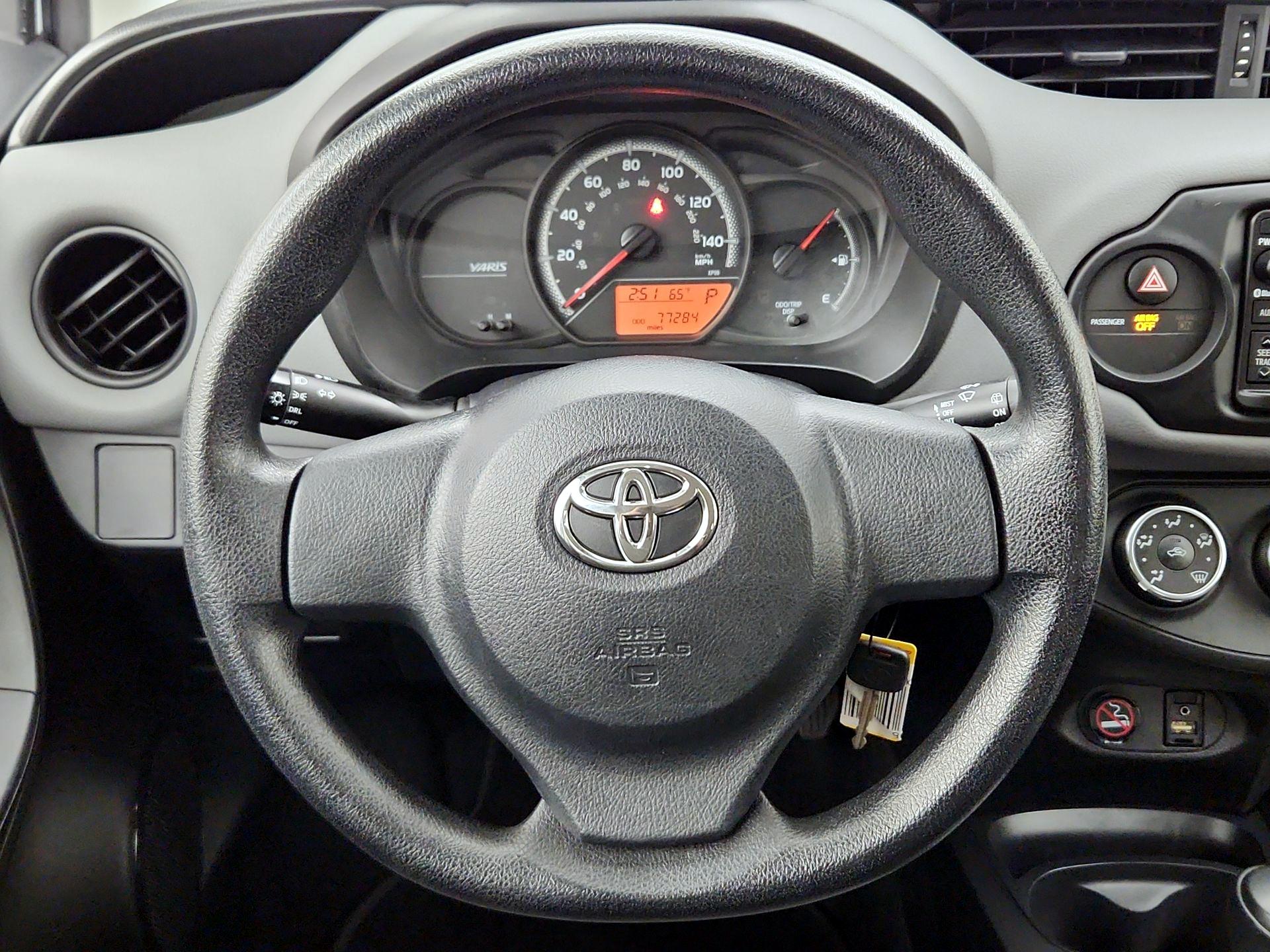 Thumbnail: 2015 Toyota Yaris - 10