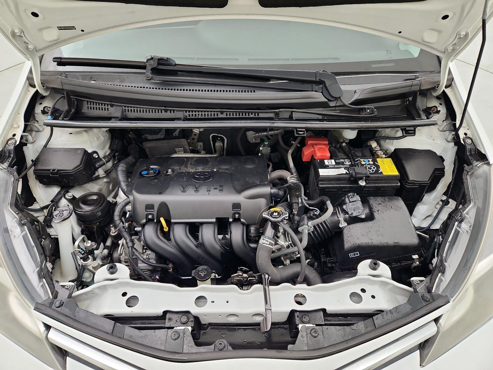 Thumbnail: 2015 Toyota Yaris - 20