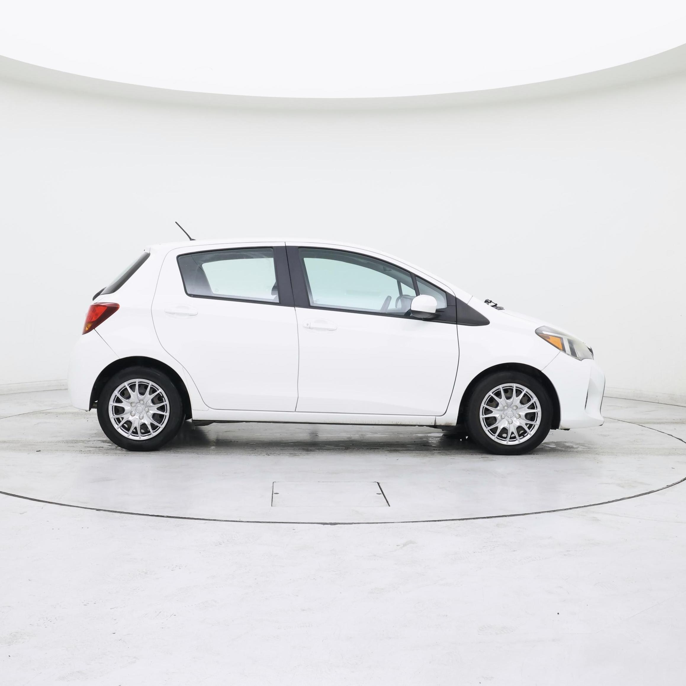 Thumbnail: 2015 Toyota Yaris - 7