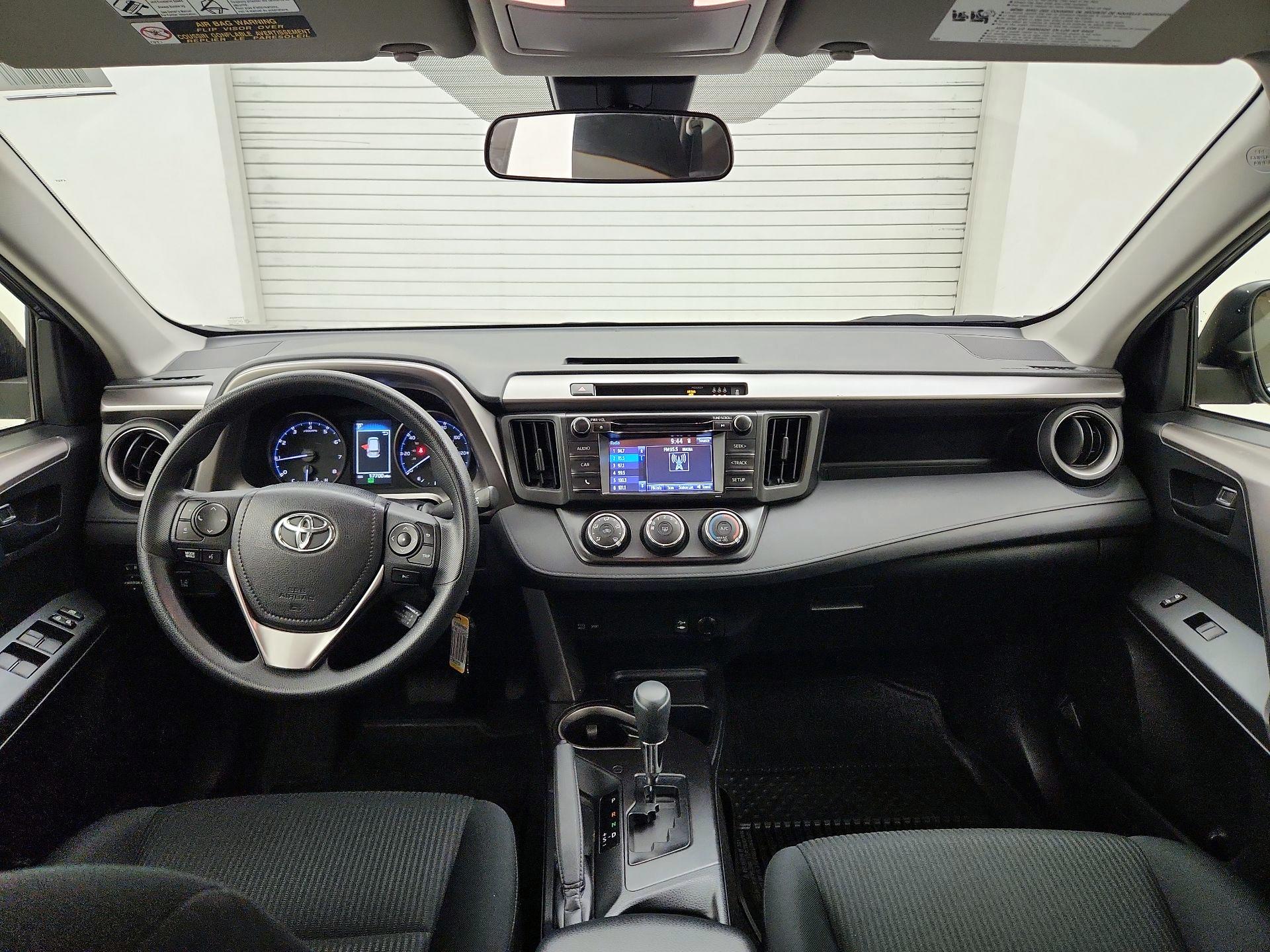 Thumbnail: 2018 Toyota RAV4 - 9