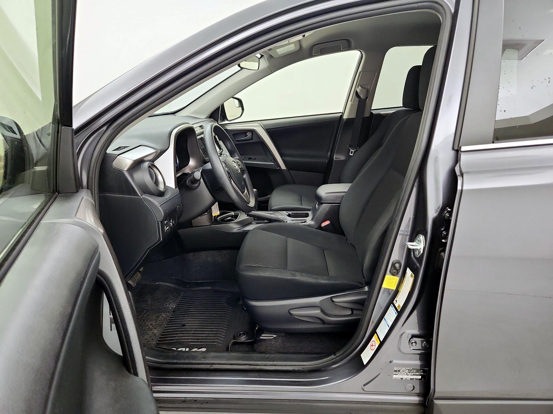 Thumbnail: 2018 Toyota RAV4 - 11