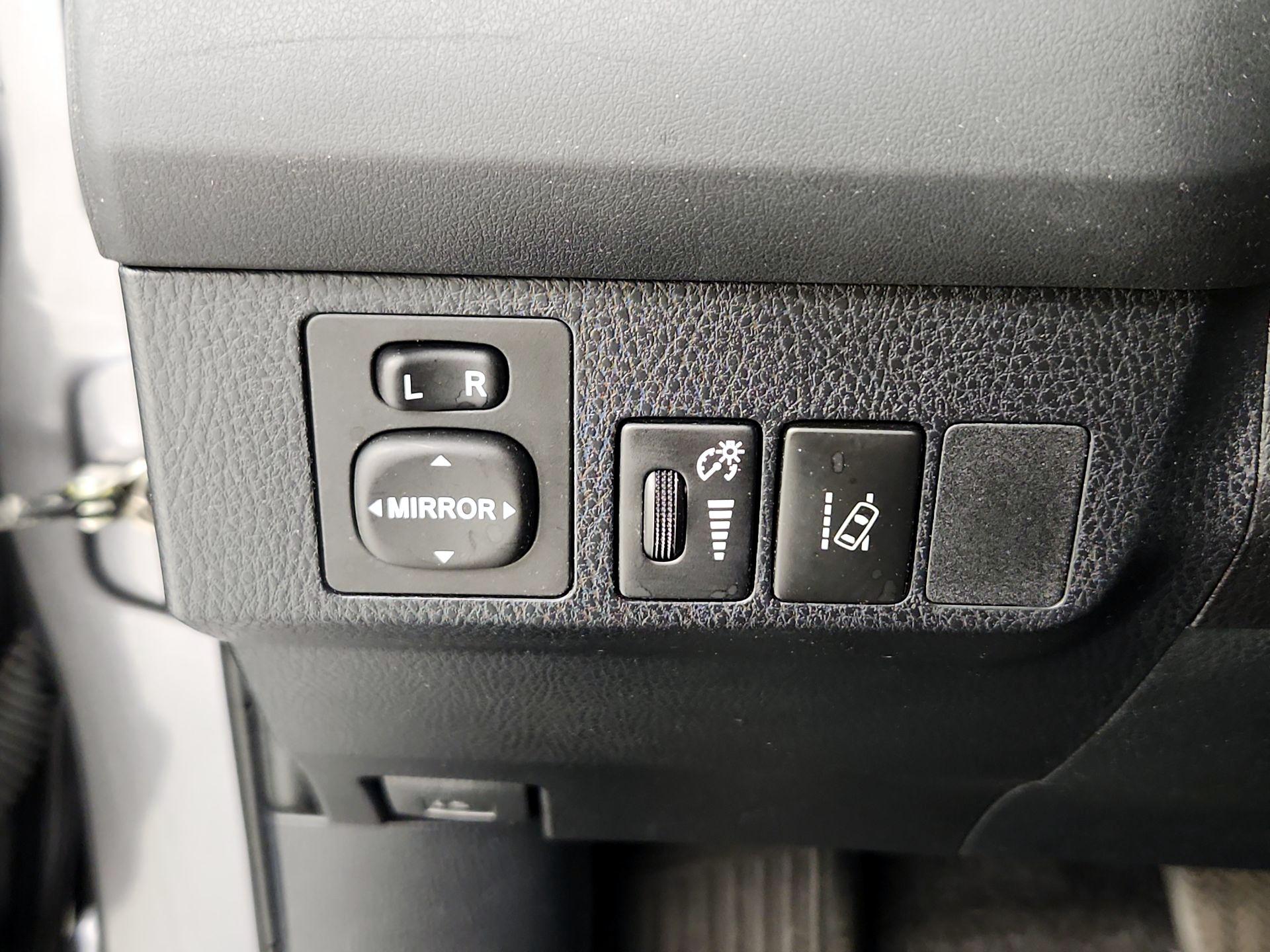 Thumbnail: 2018 Toyota RAV4 - 13