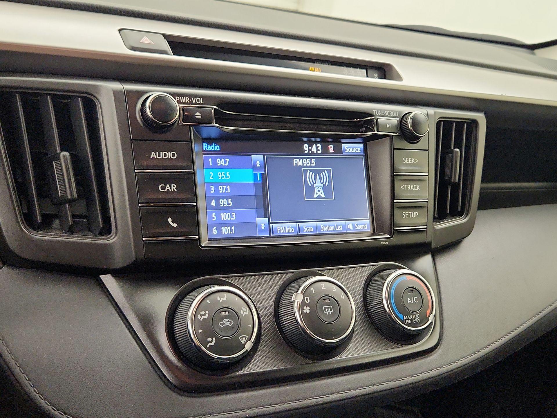 Thumbnail: 2018 Toyota RAV4 - 15