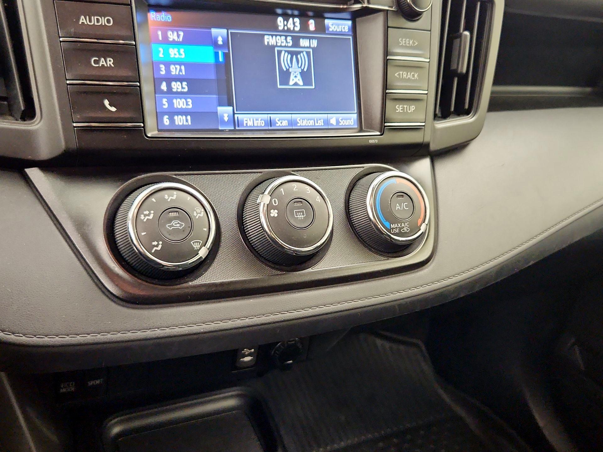 Thumbnail: 2018 Toyota RAV4 - 16