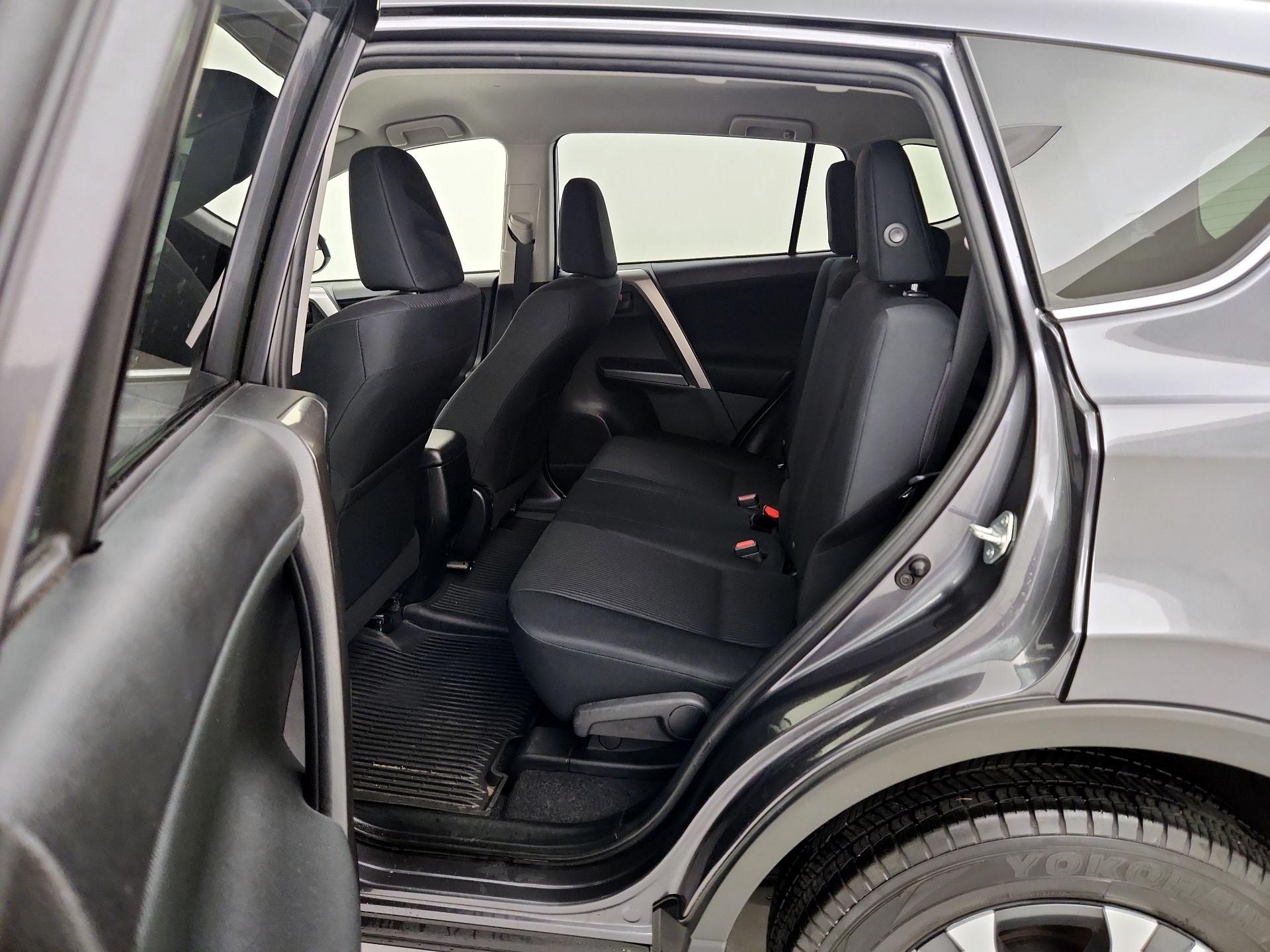 Thumbnail: 2018 Toyota RAV4 - 19