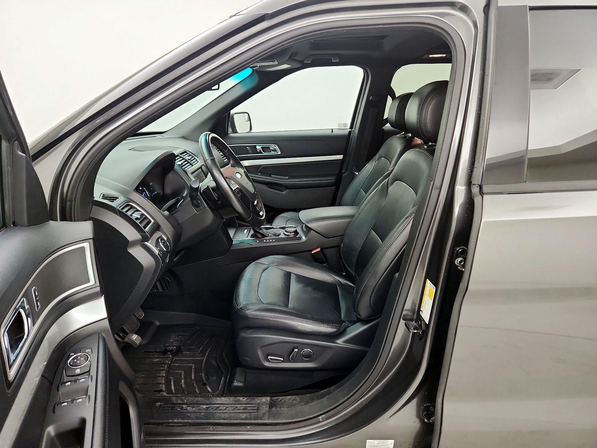 Thumbnail: 2016 Ford Explorer - 11
