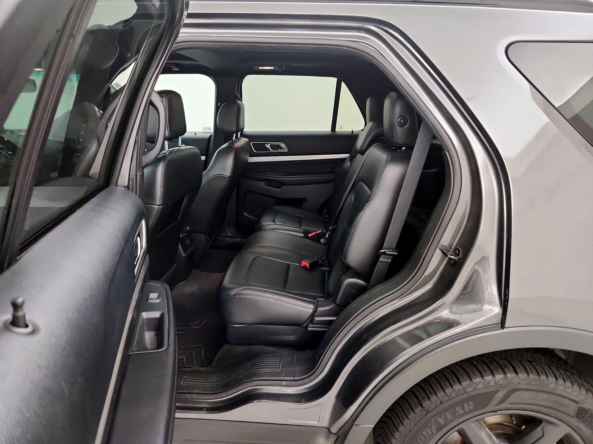 Thumbnail: 2016 Ford Explorer - 20