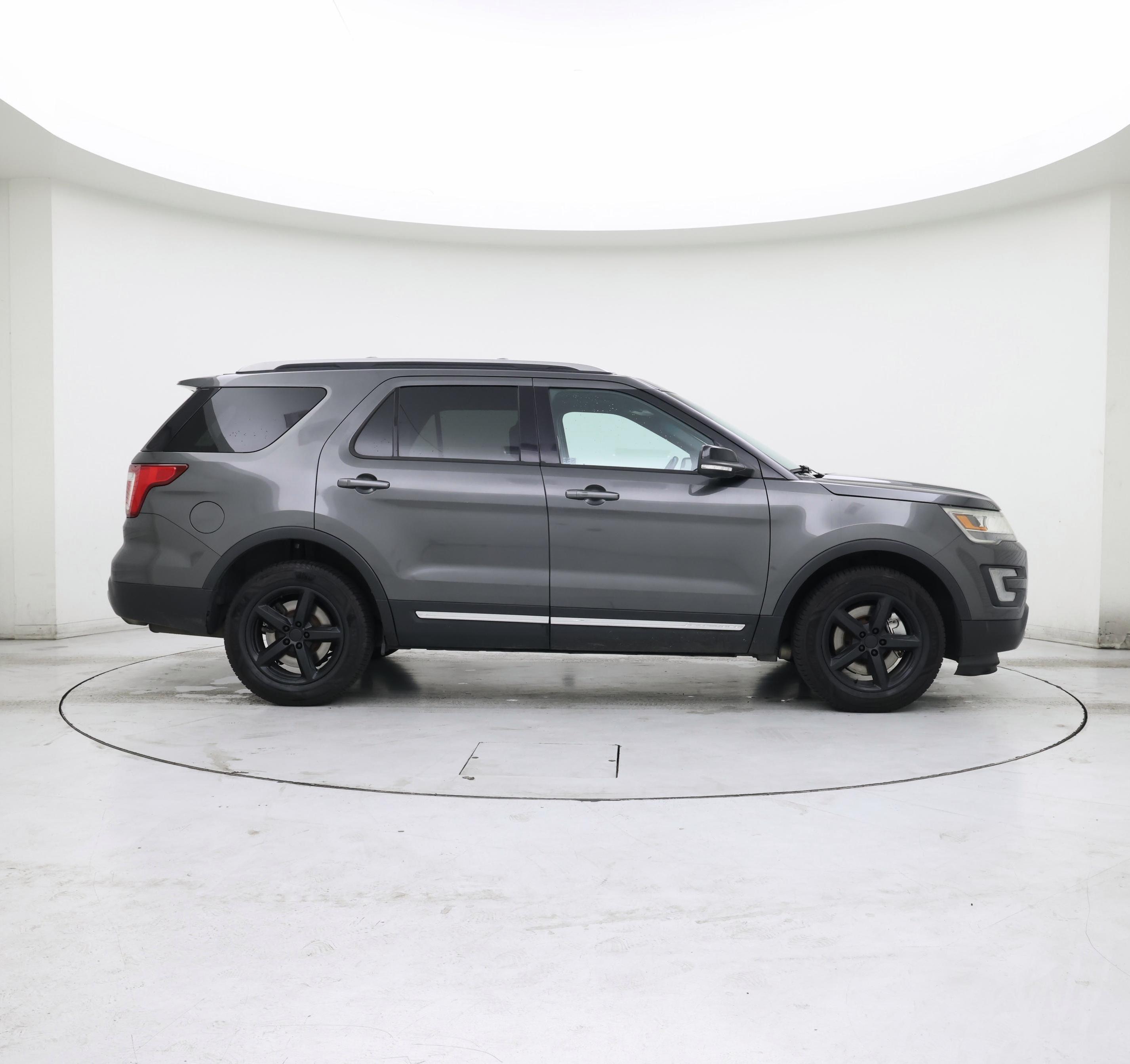 Thumbnail: 2016 Ford Explorer - 7