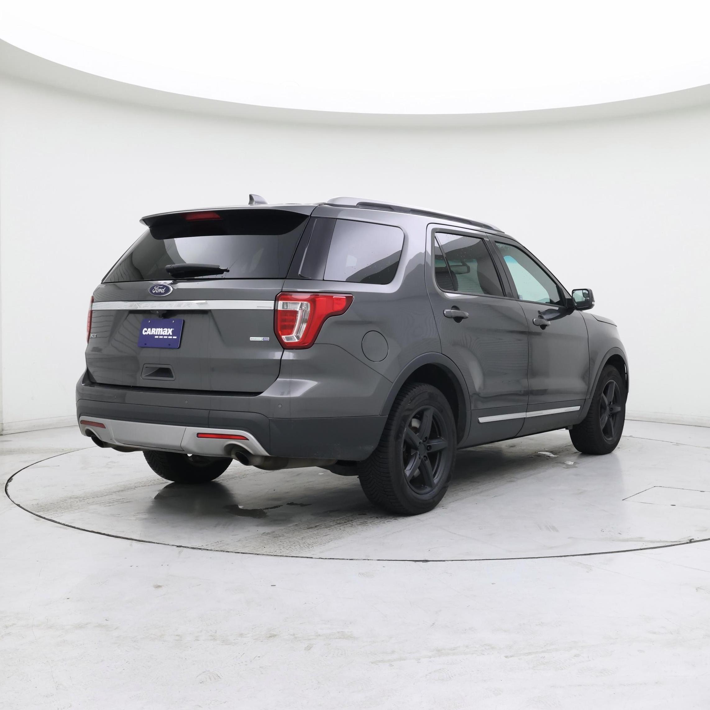 Thumbnail: 2016 Ford Explorer - 8