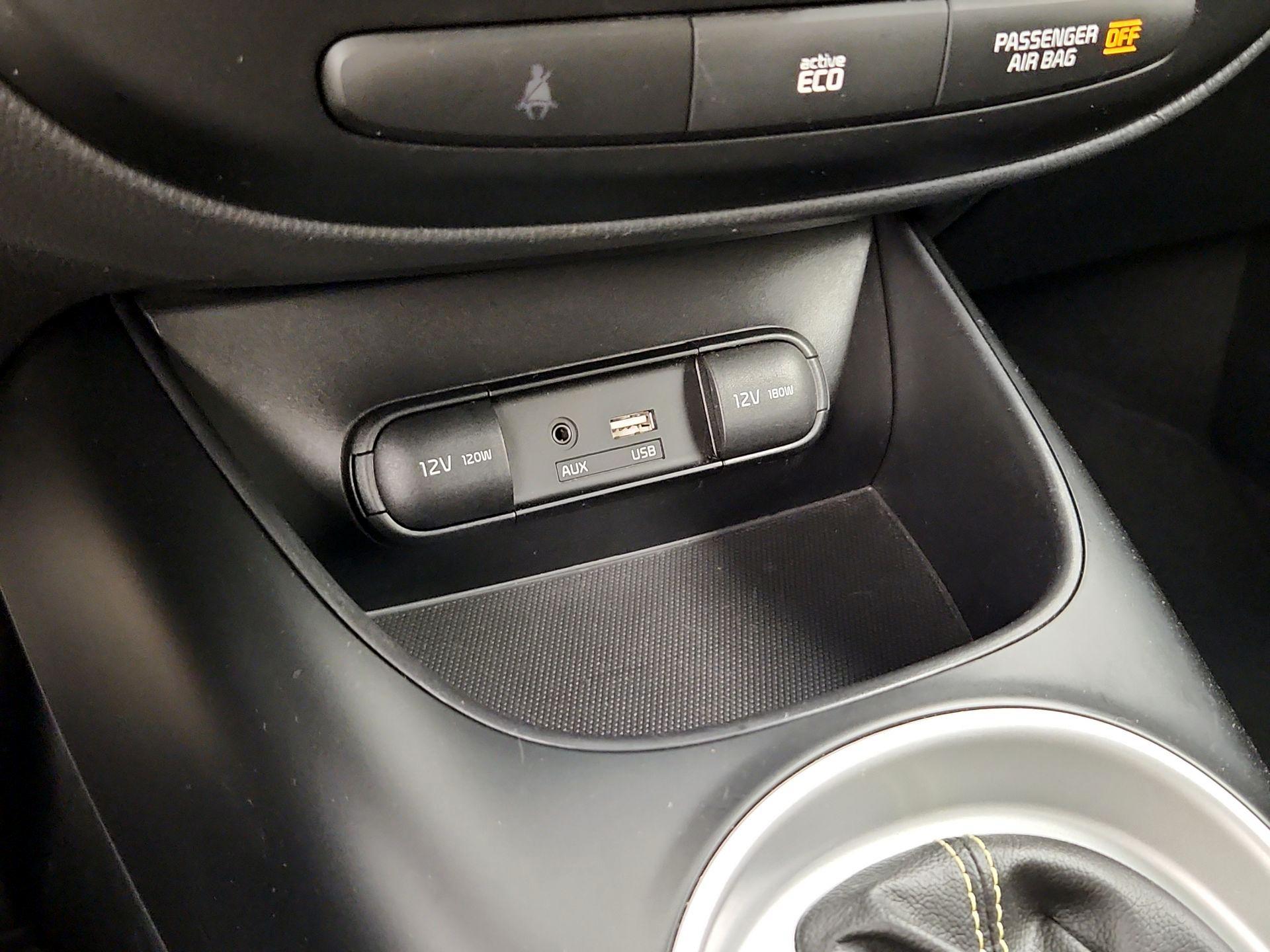 Thumbnail: 2015 Kia Soul - 17