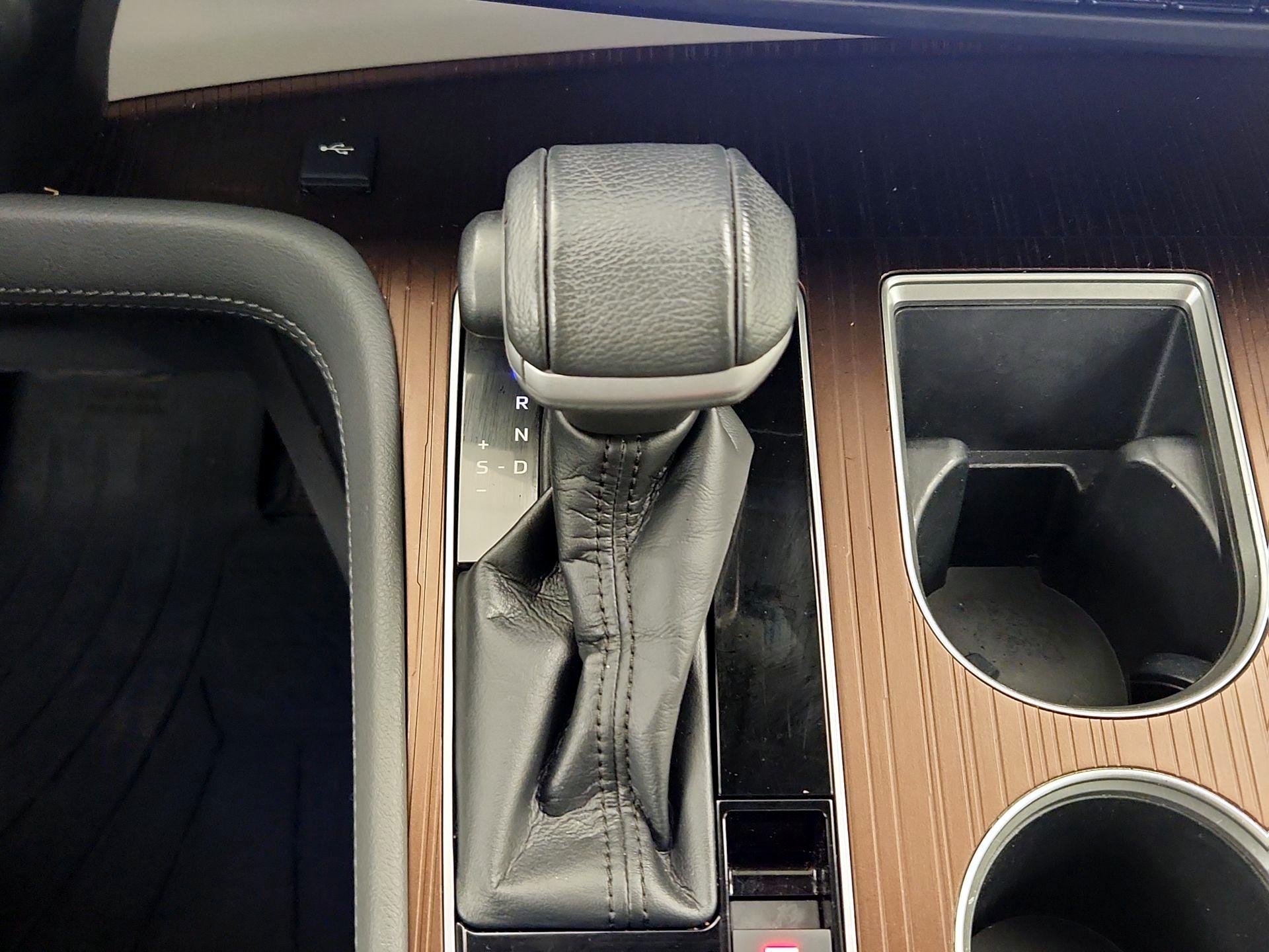 Thumbnail: 2021 Toyota Sienna - 17