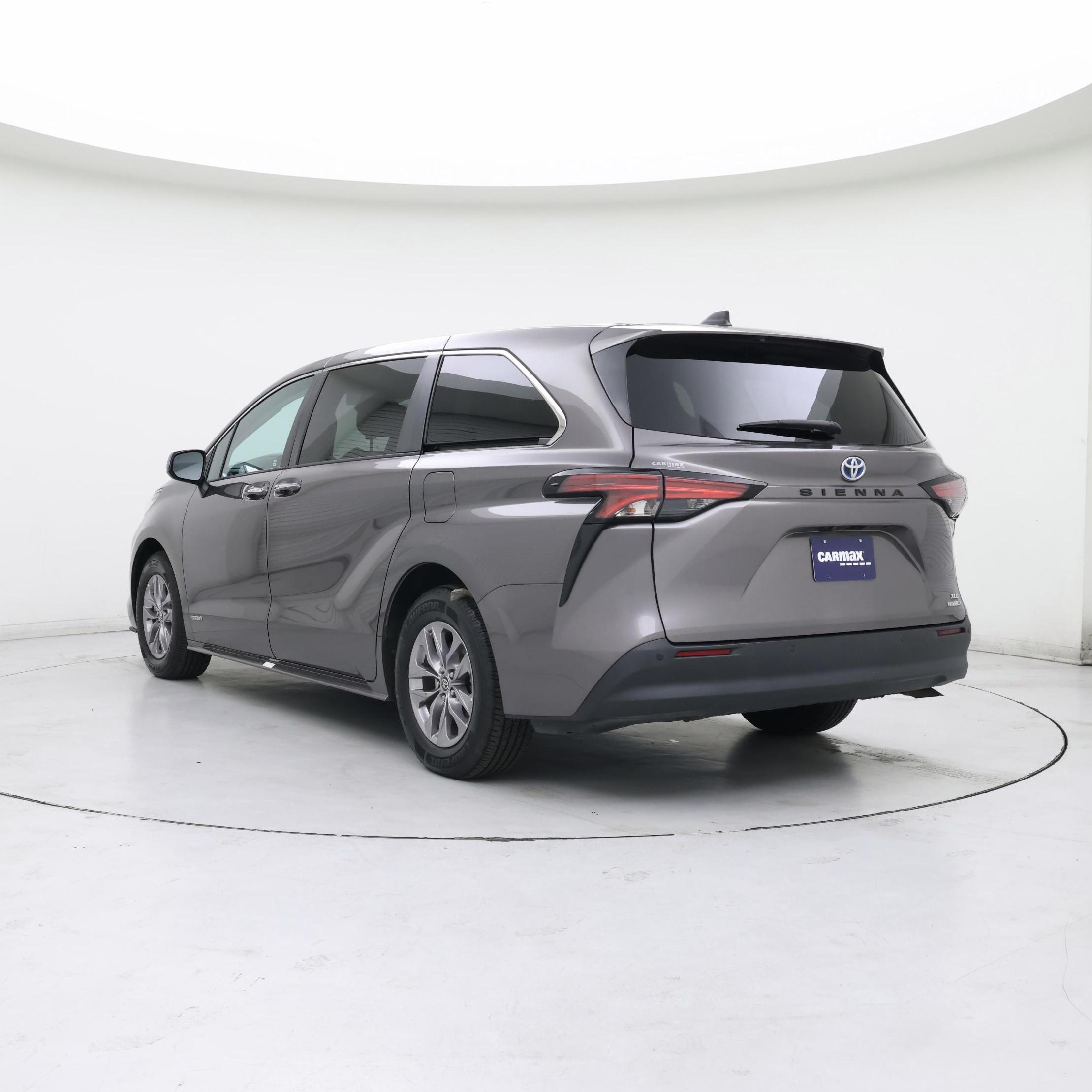 Thumbnail: 2021 Toyota Sienna - 2