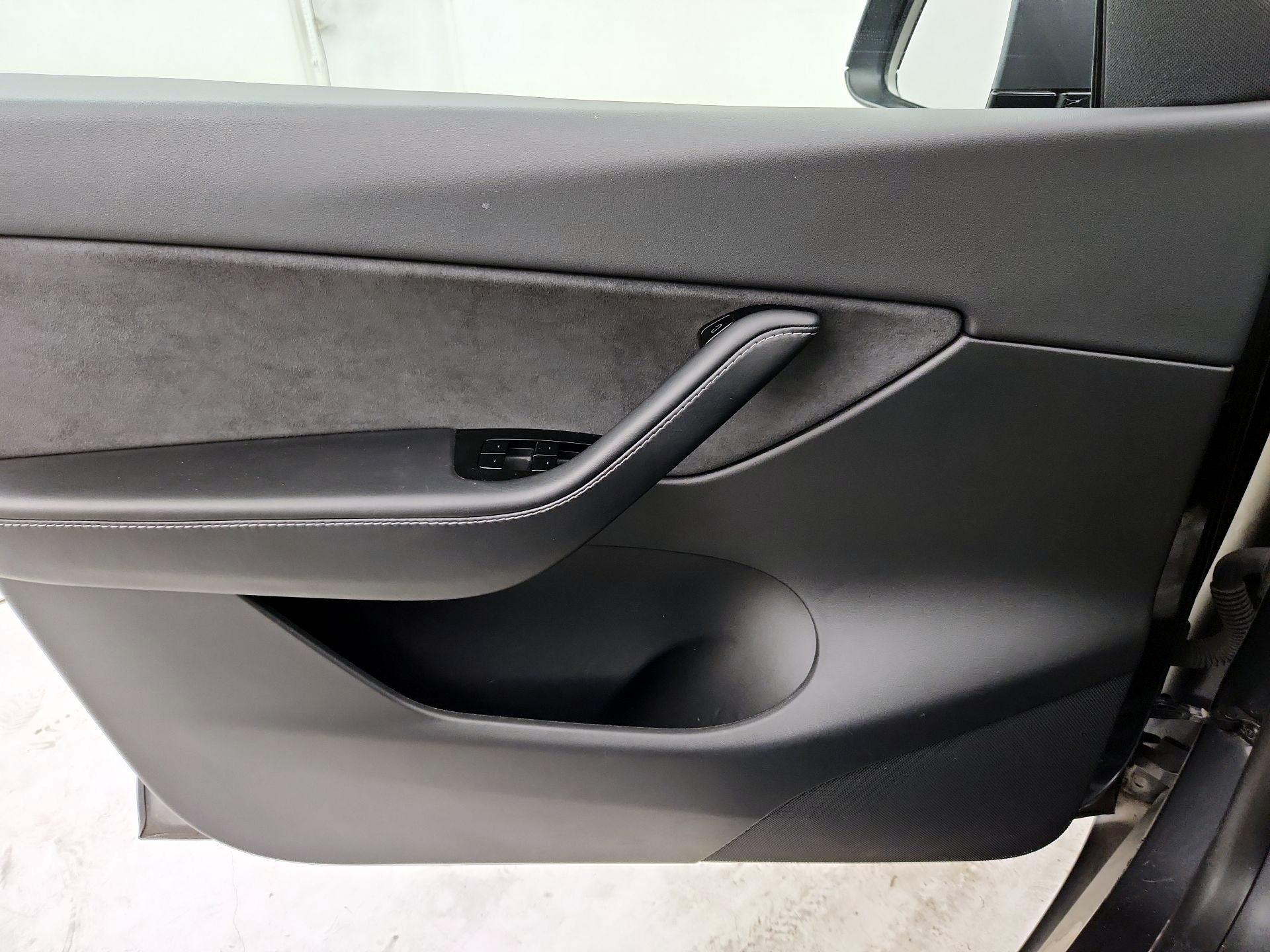 Thumbnail: 2020 Tesla Model Y - 12