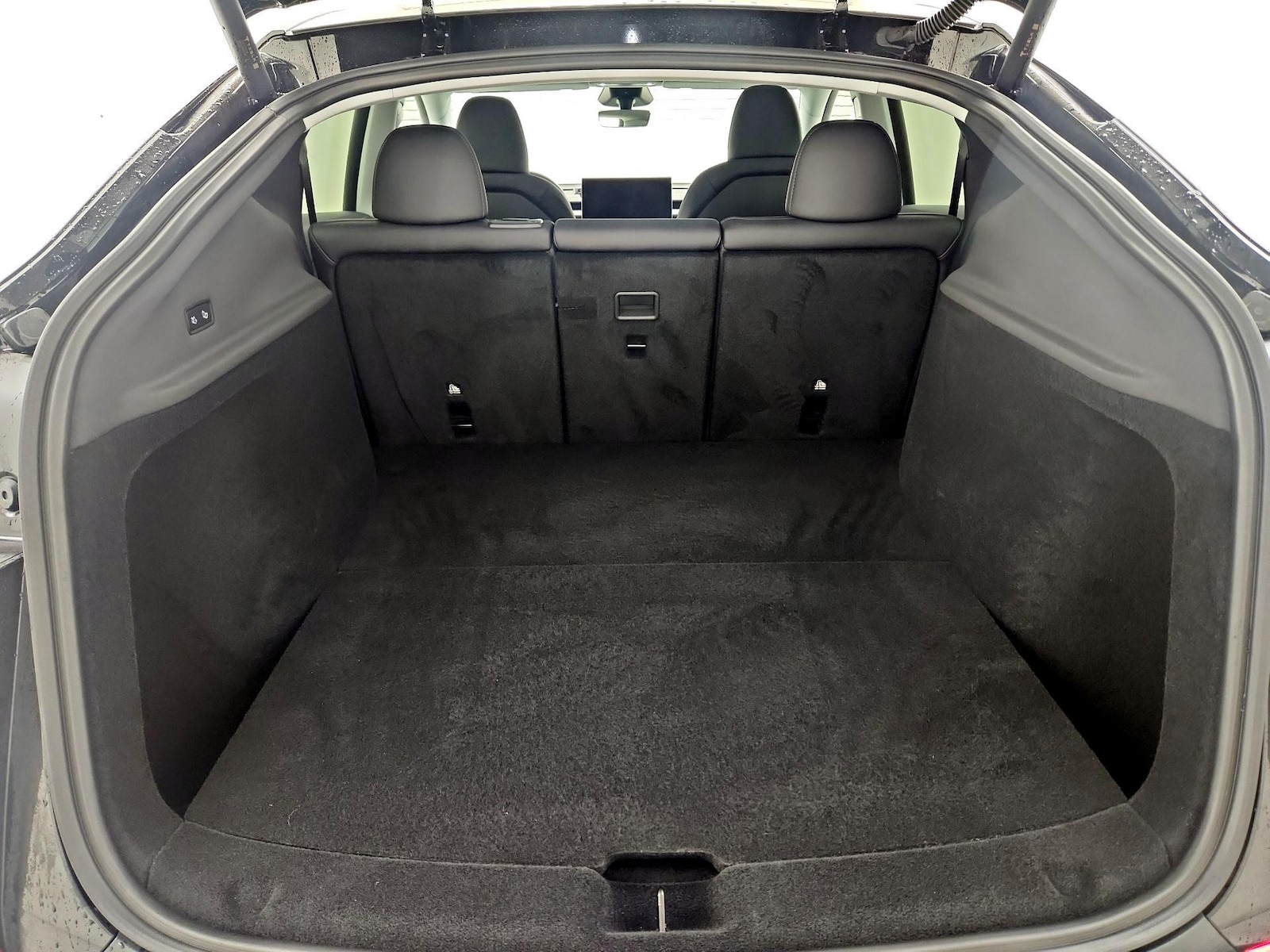 2026 Tesla Model Y Premium - Photo 21