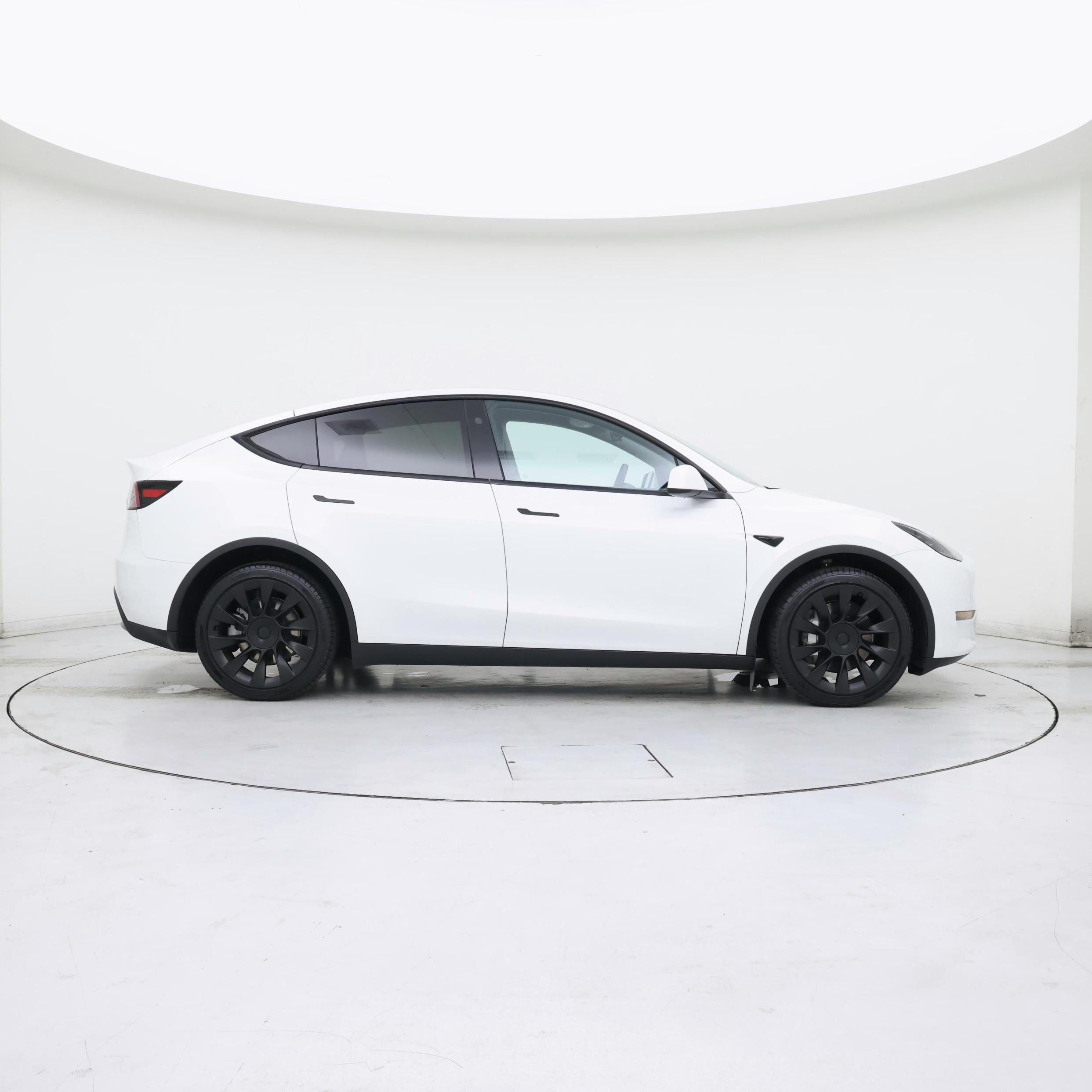 Thumbnail: 2023 Tesla Model Y - 7