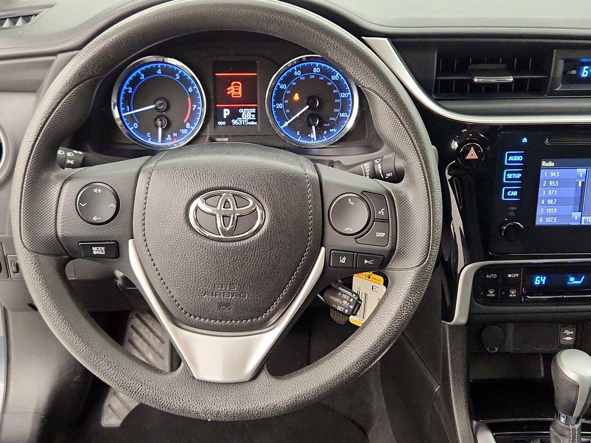 Thumbnail: 2017 Toyota Corolla - 10