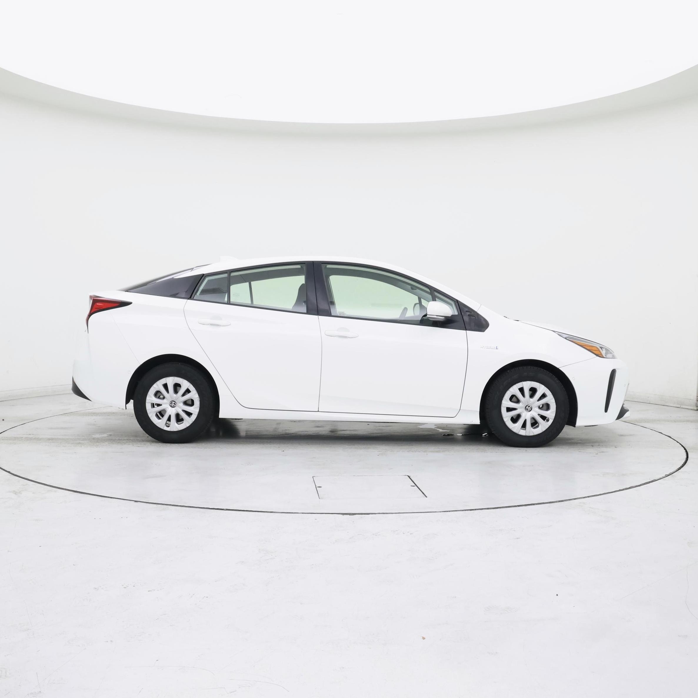 Thumbnail: 2021 Toyota Prius - 7