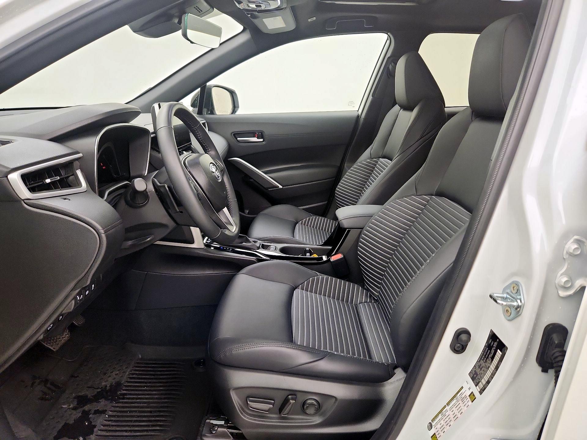 Thumbnail: 2025 Toyota Corolla Cross - 11