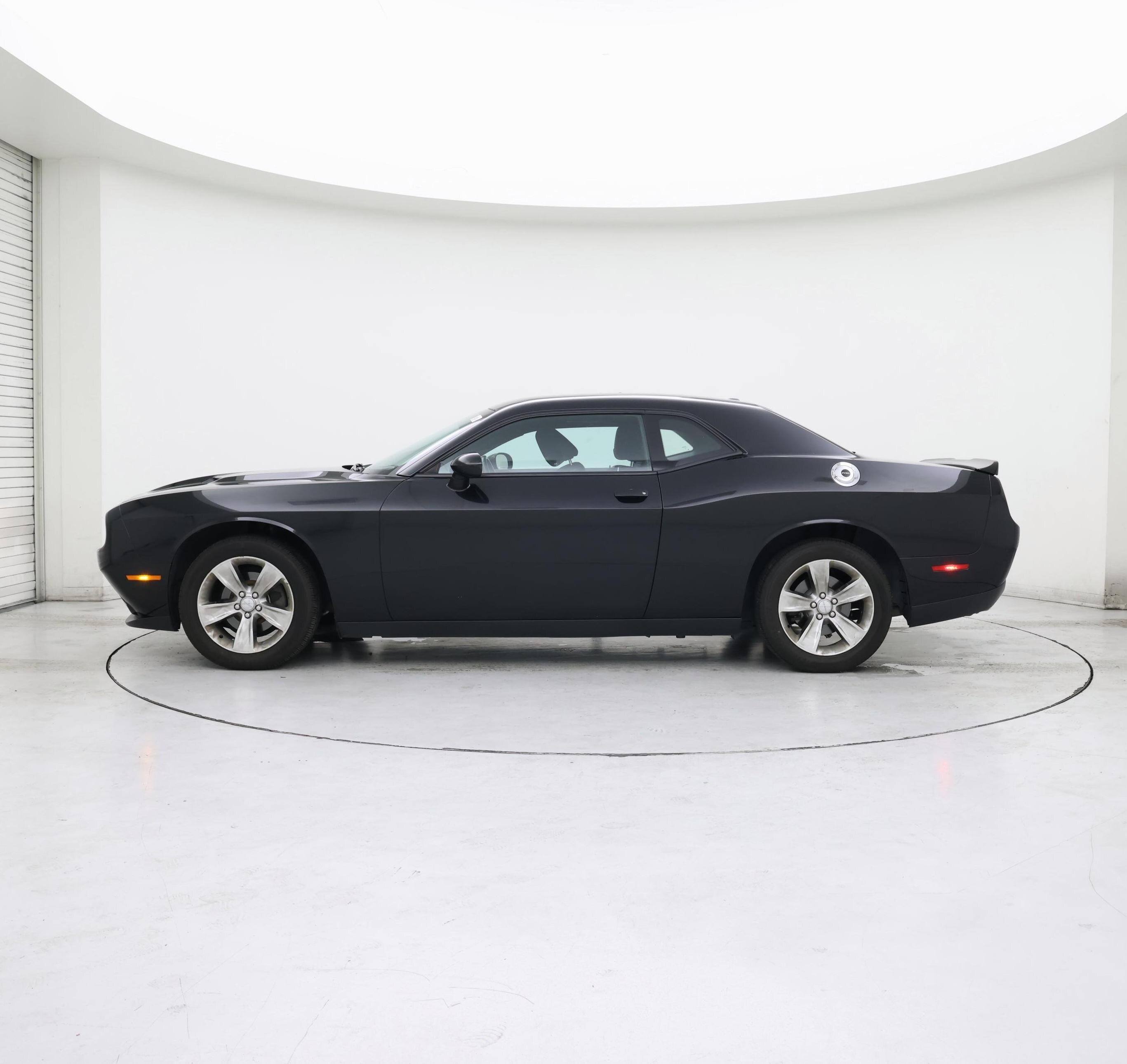 Thumbnail: 2018 Dodge Challenger - 3