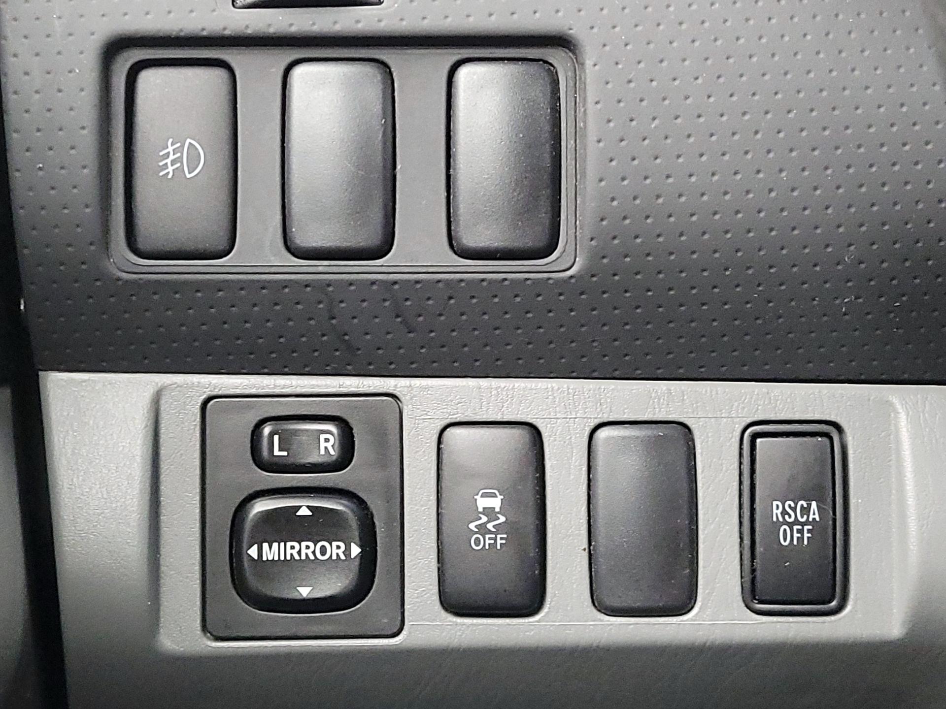 Thumbnail: 2015 Toyota Tacoma - 13