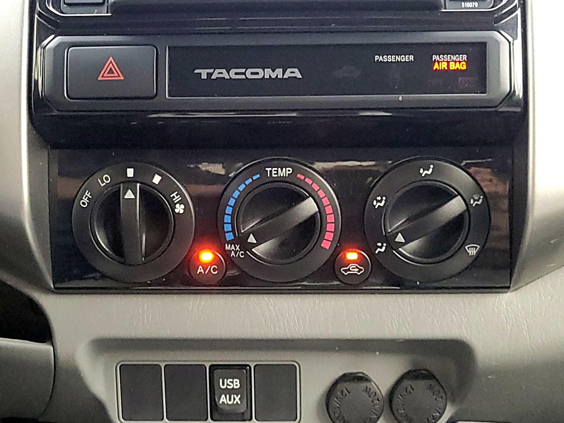 Thumbnail: 2015 Toyota Tacoma - 16