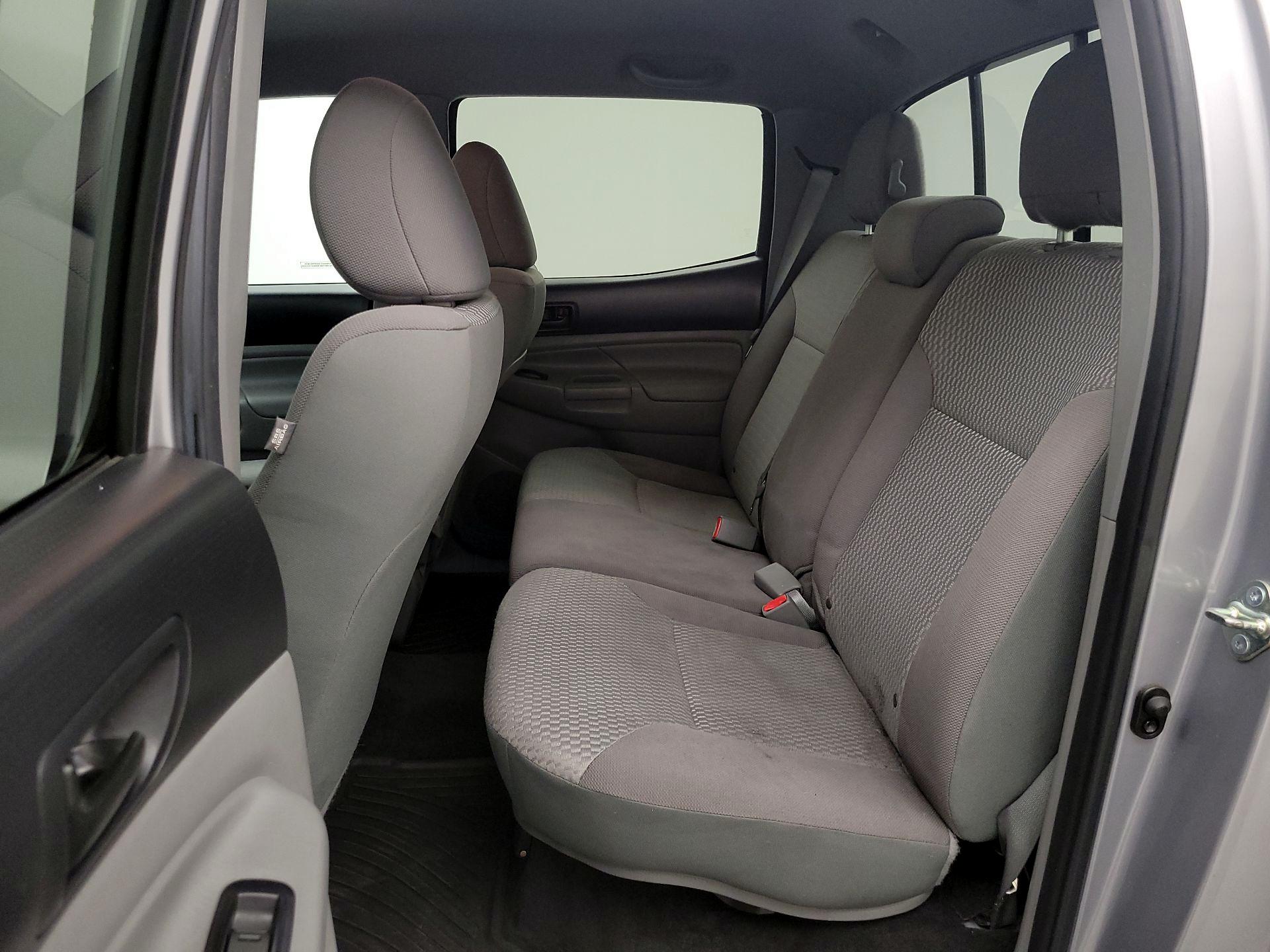 Thumbnail: 2015 Toyota Tacoma - 19