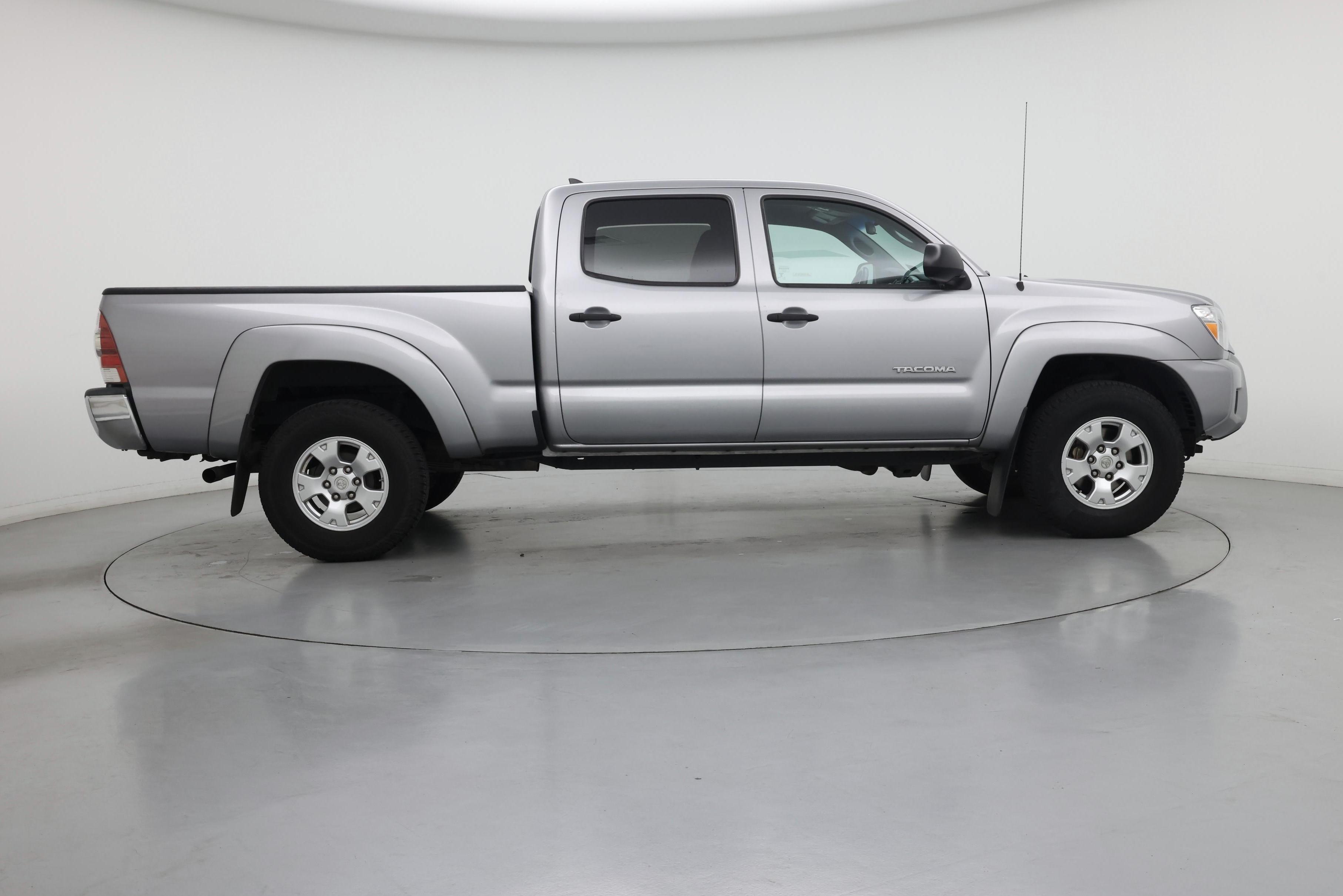 Thumbnail: 2015 Toyota Tacoma - 7