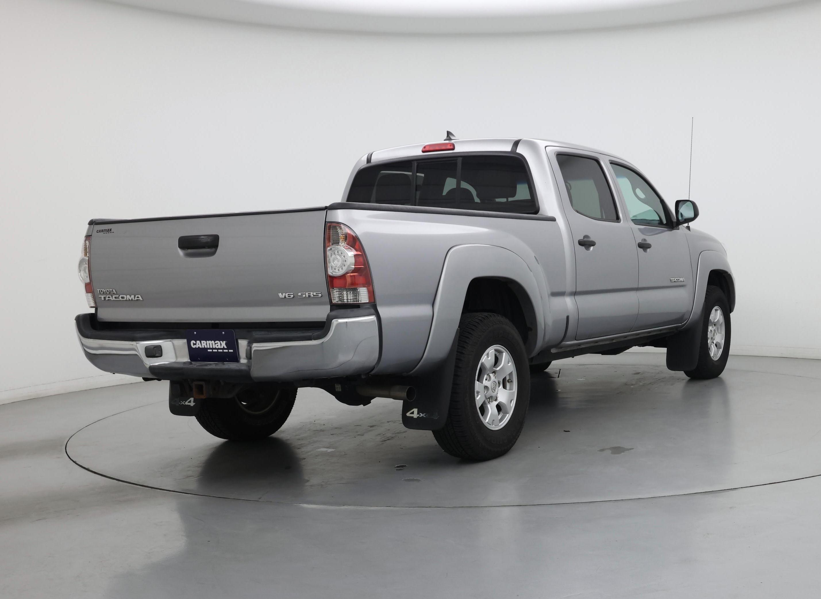 Thumbnail: 2015 Toyota Tacoma - 8
