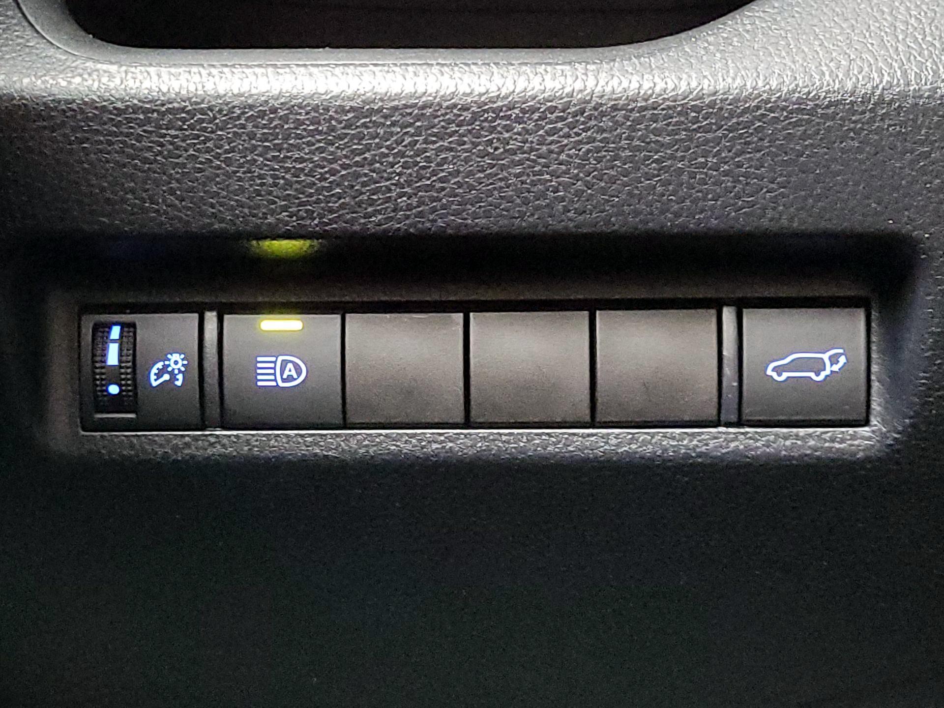 Thumbnail: 2020 Toyota RAV4 - 13