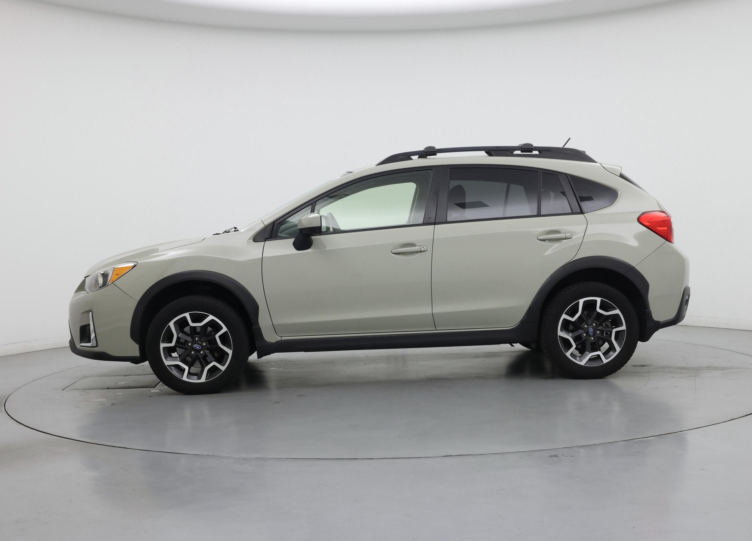 Thumbnail: 2017 Subaru Crosstrek - 3
